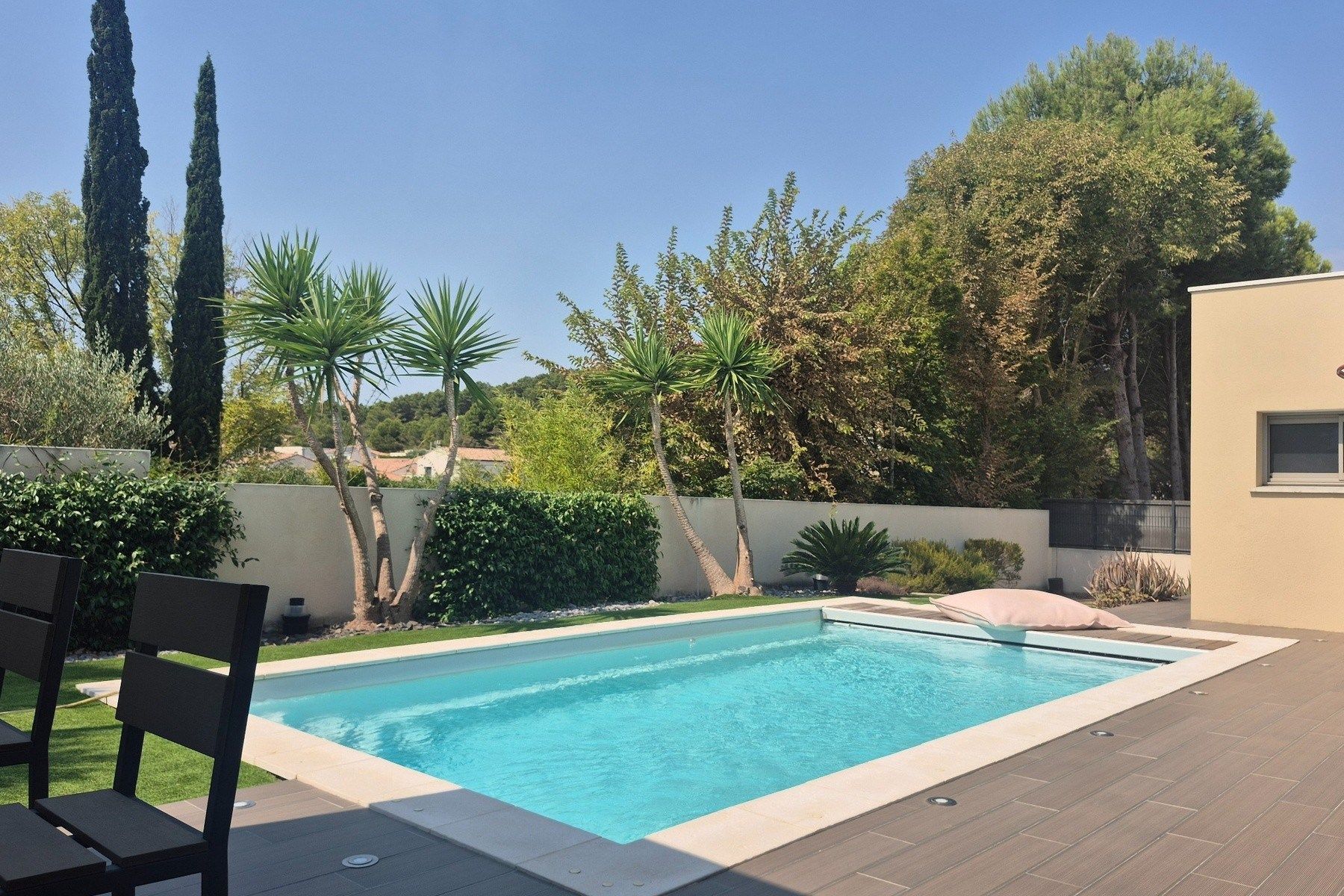 luxury house 5 Rooms for sale on NARBONNE (11100)