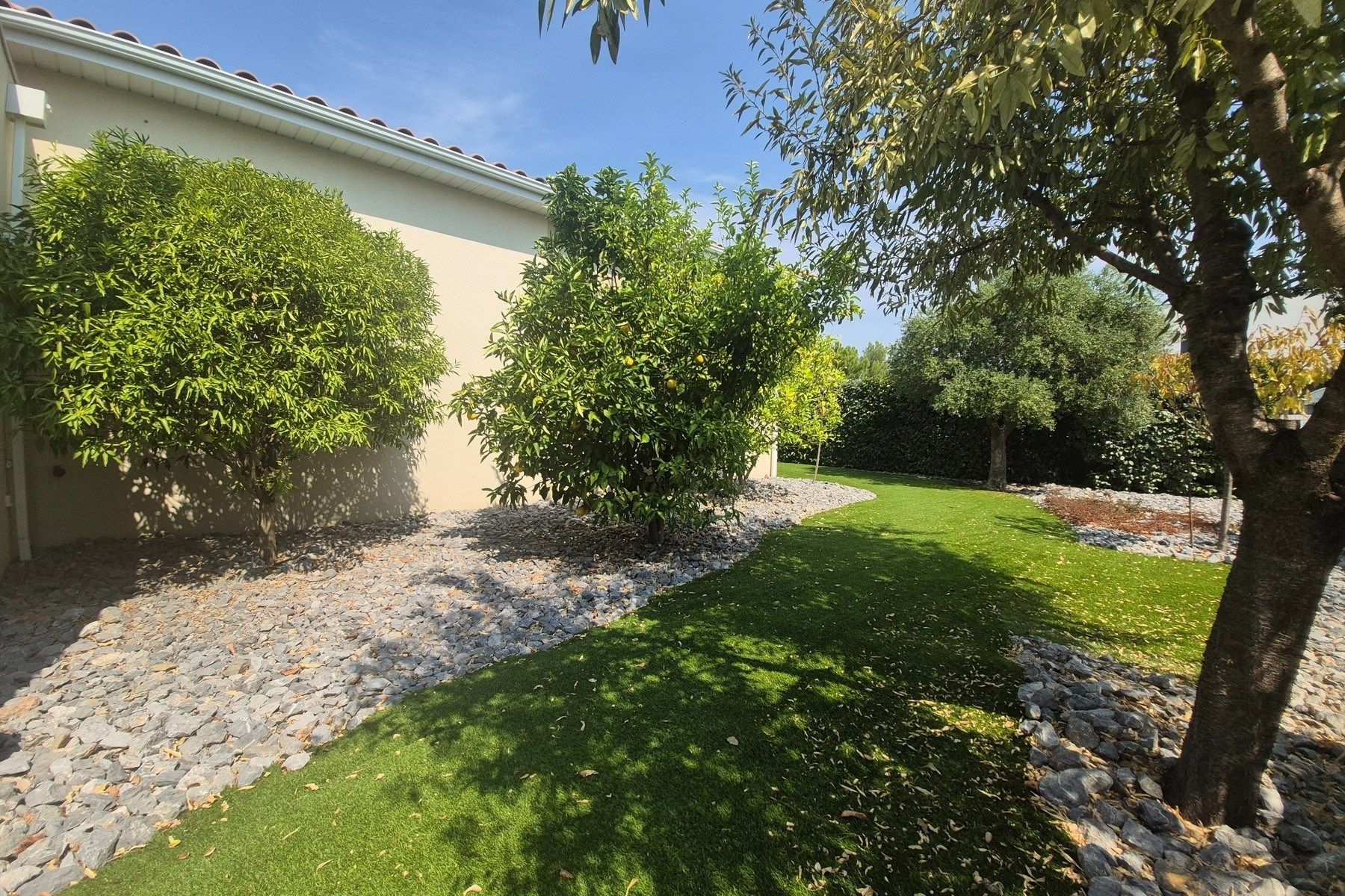 luxury house 5 Rooms for sale on NARBONNE (11100)