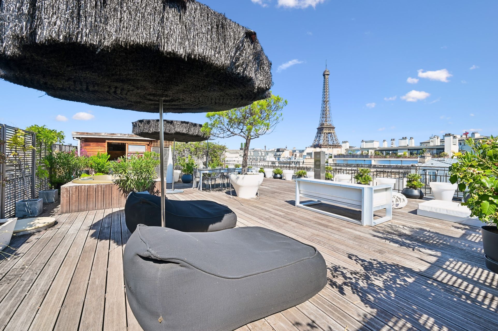 luxury apartment 6 Rooms for sale on PARIS (75015)