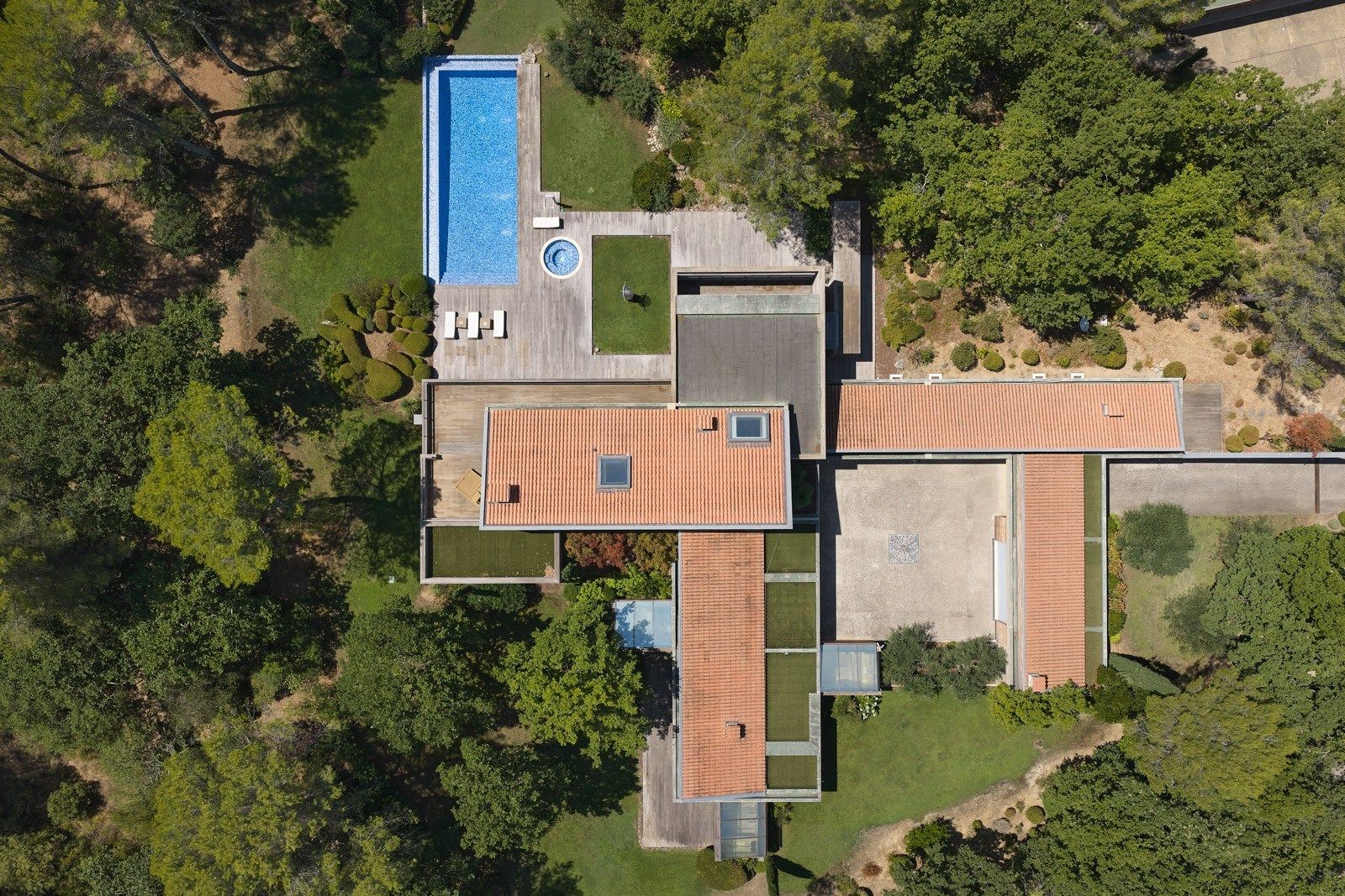 contemporary house 6 Rooms for sale on FAYENCE (83440)