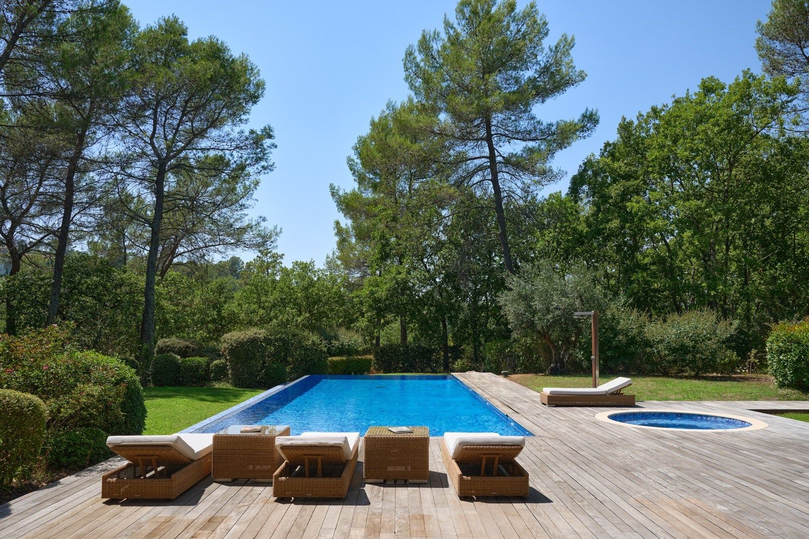 contemporary house 6 Rooms for sale on FAYENCE (83440)