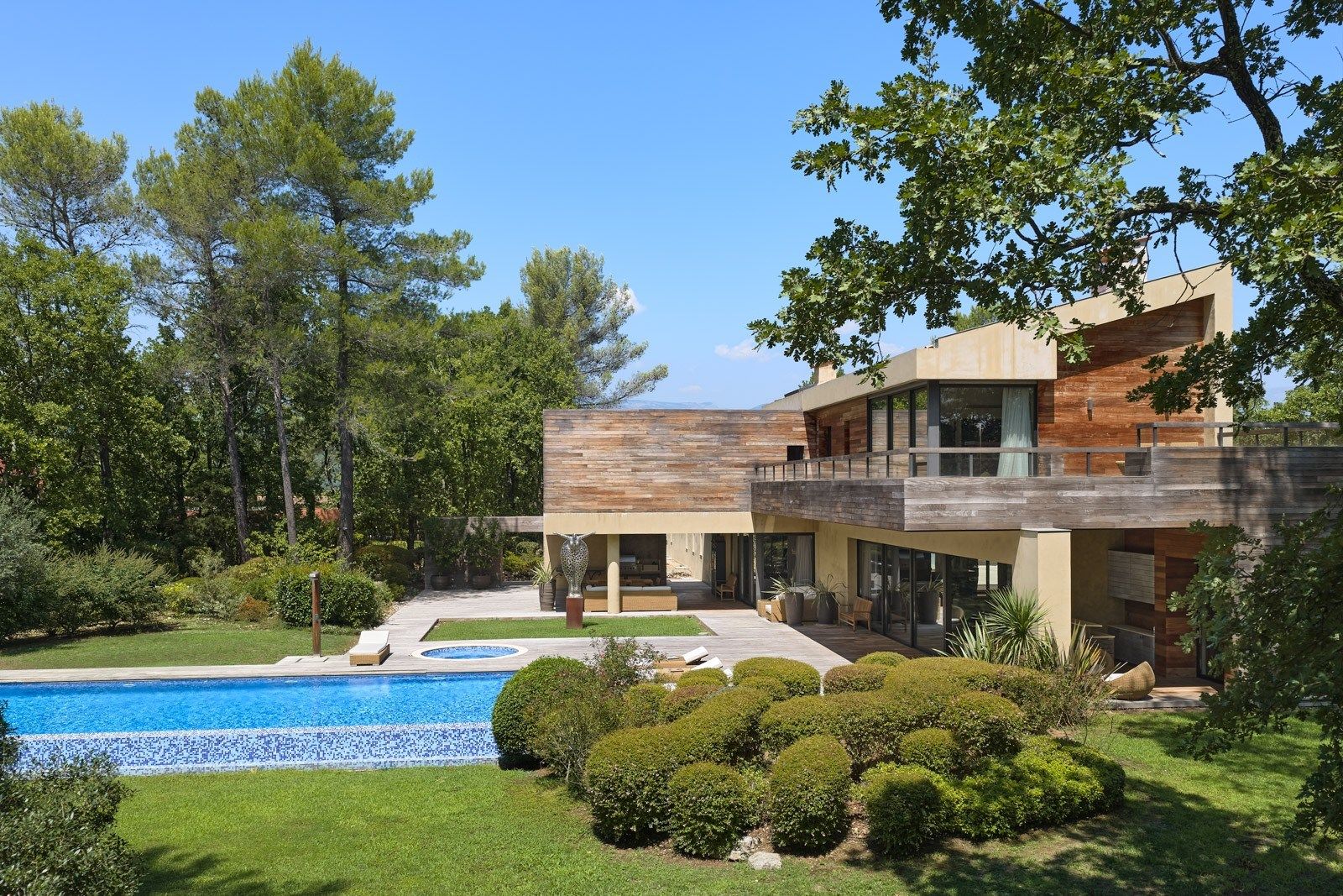 contemporary house 6 Rooms for sale on FAYENCE (83440)