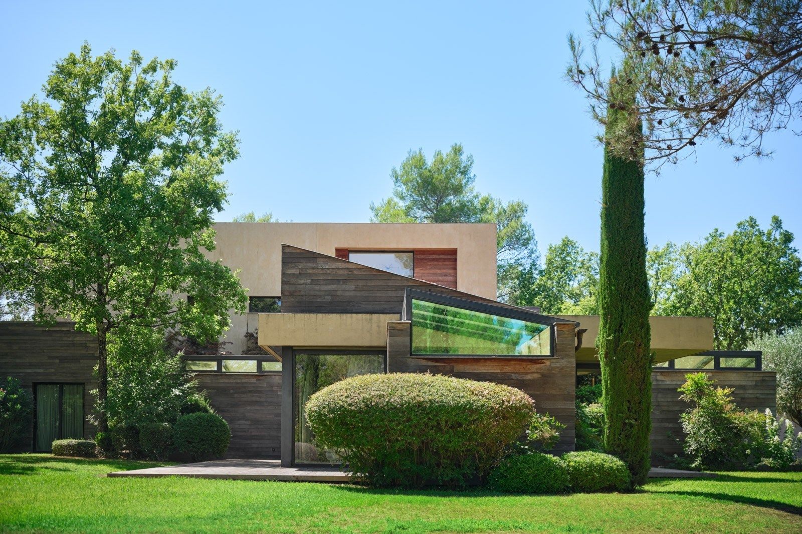 contemporary house 6 Rooms for sale on FAYENCE (83440)