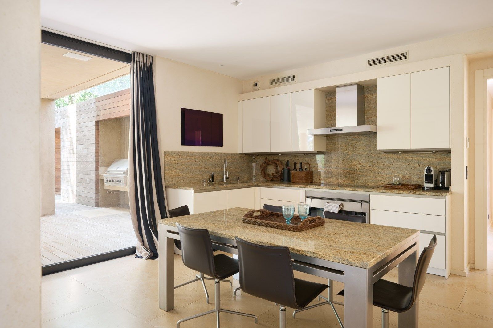 contemporary house 6 Rooms for sale on FAYENCE (83440)