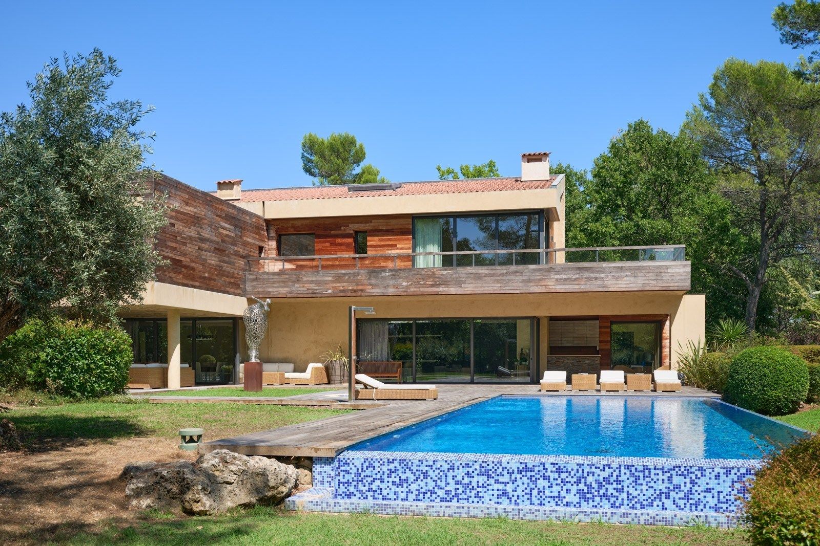 contemporary house 6 Rooms for sale on FAYENCE (83440)