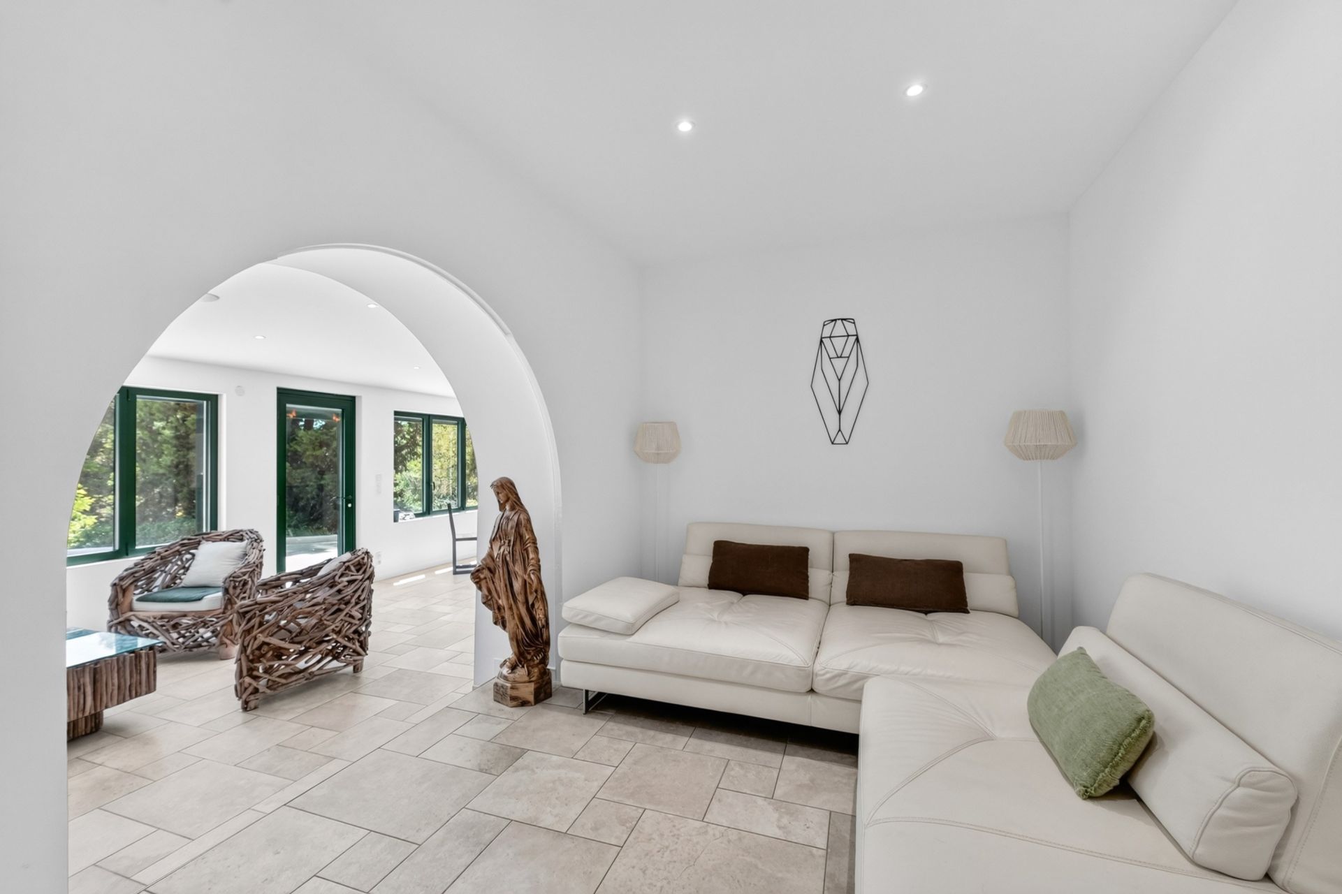 luxury house 6 Rooms for sale on ALLAUCH (13190)
