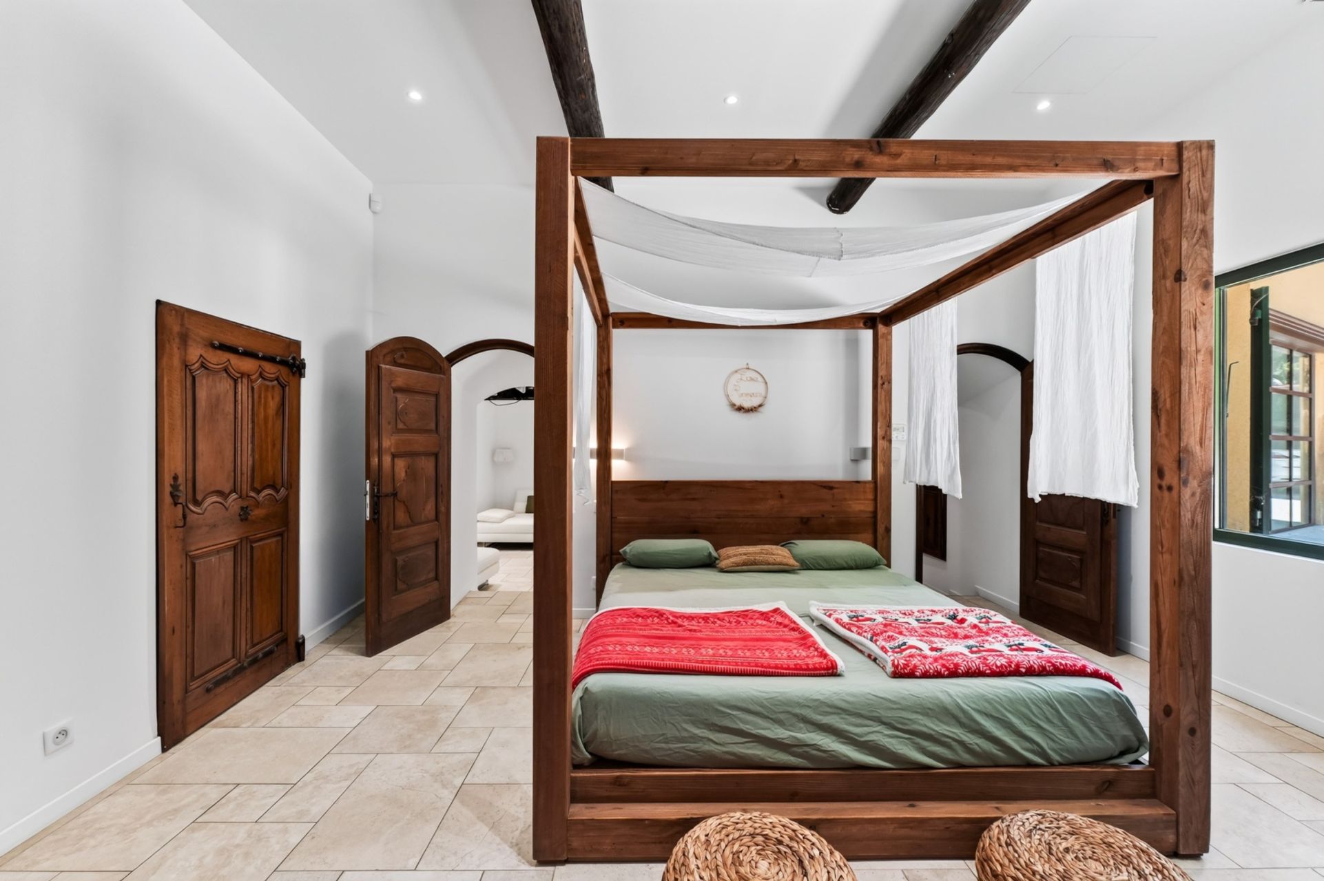 luxury house 6 Rooms for sale on ALLAUCH (13190)