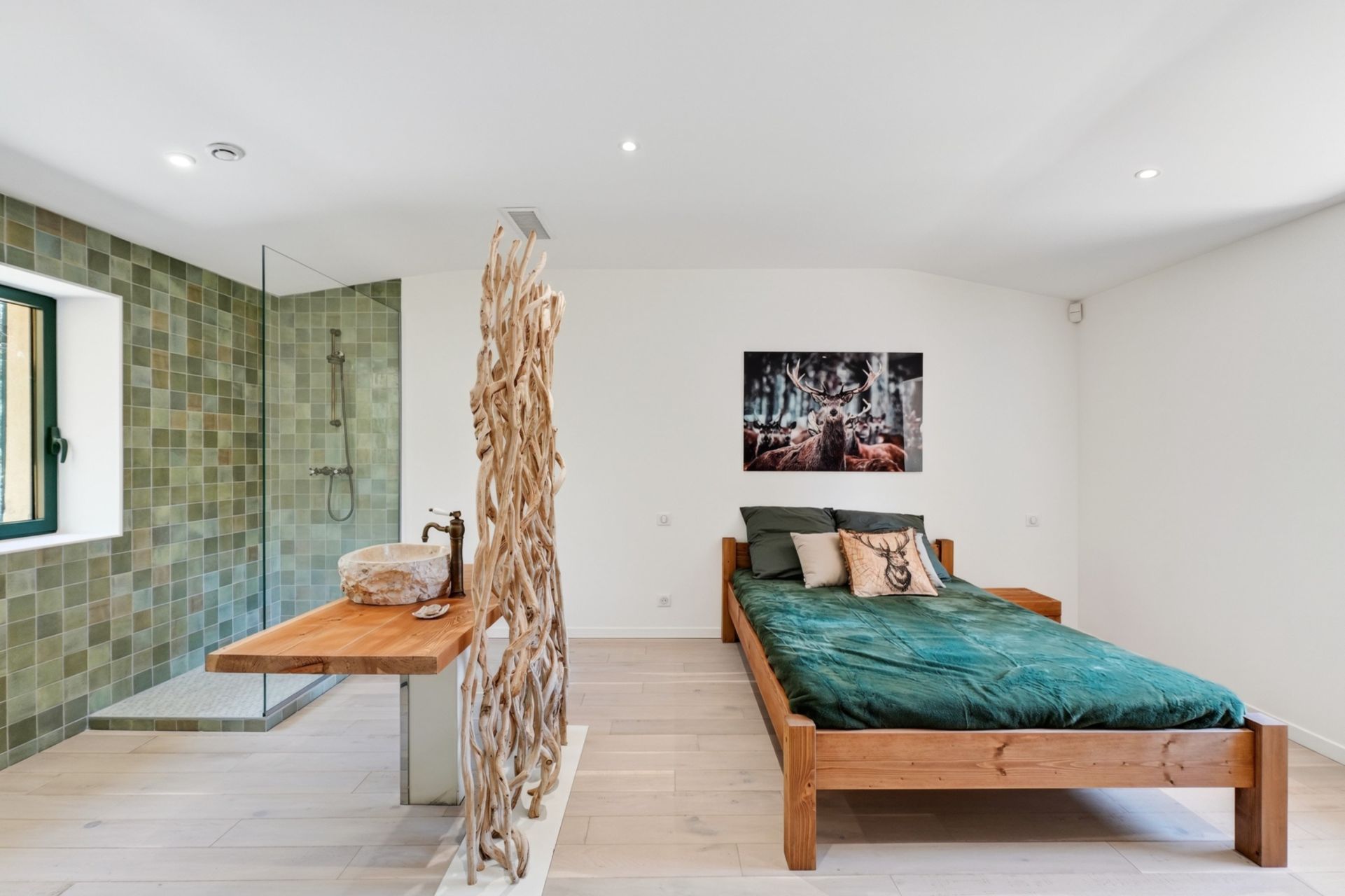 luxury house 6 Rooms for sale on ALLAUCH (13190)
