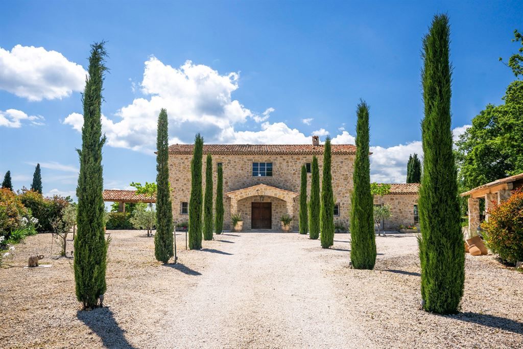 villa de luxe 8 Pièces en vente sur TOURRETTES (83440)