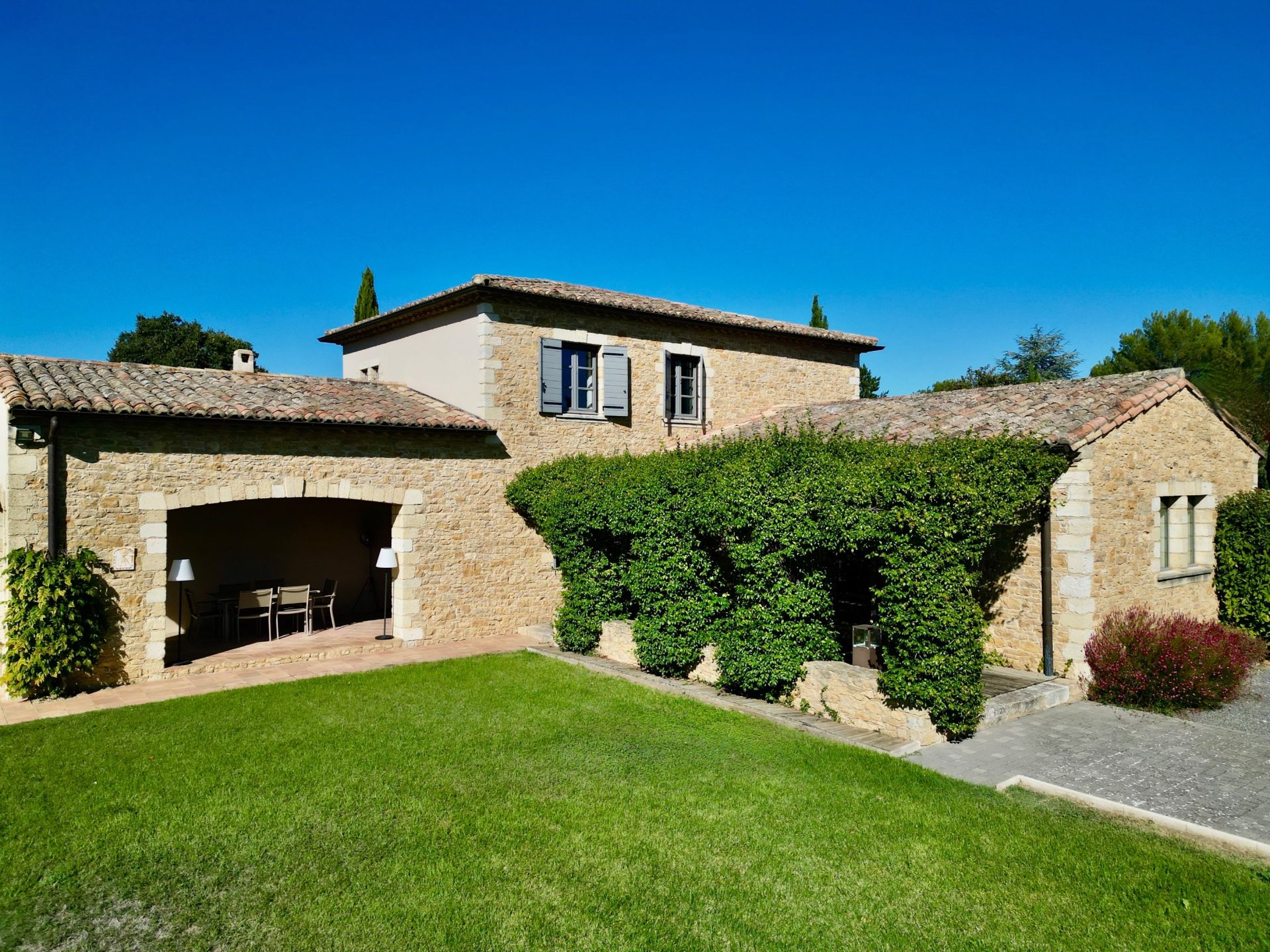 mas 9 Pièces en vente sur UZES (30700)