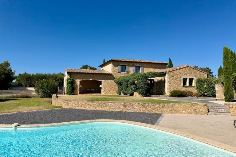 mas 9 Pièces en vente sur UZES (30700)