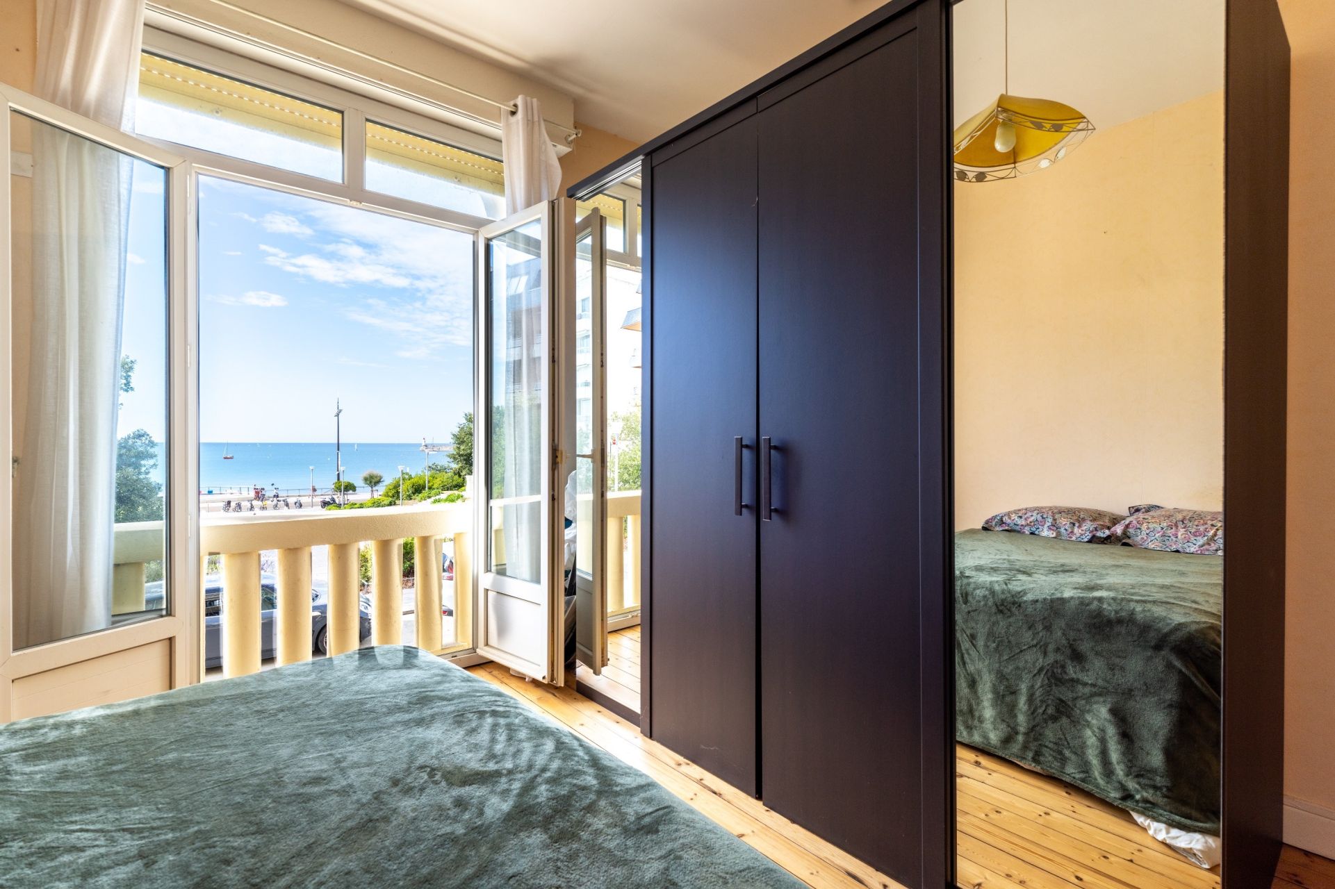 luxury apartment 4 Rooms for sale on LES SABLES D OLONNE (85100)