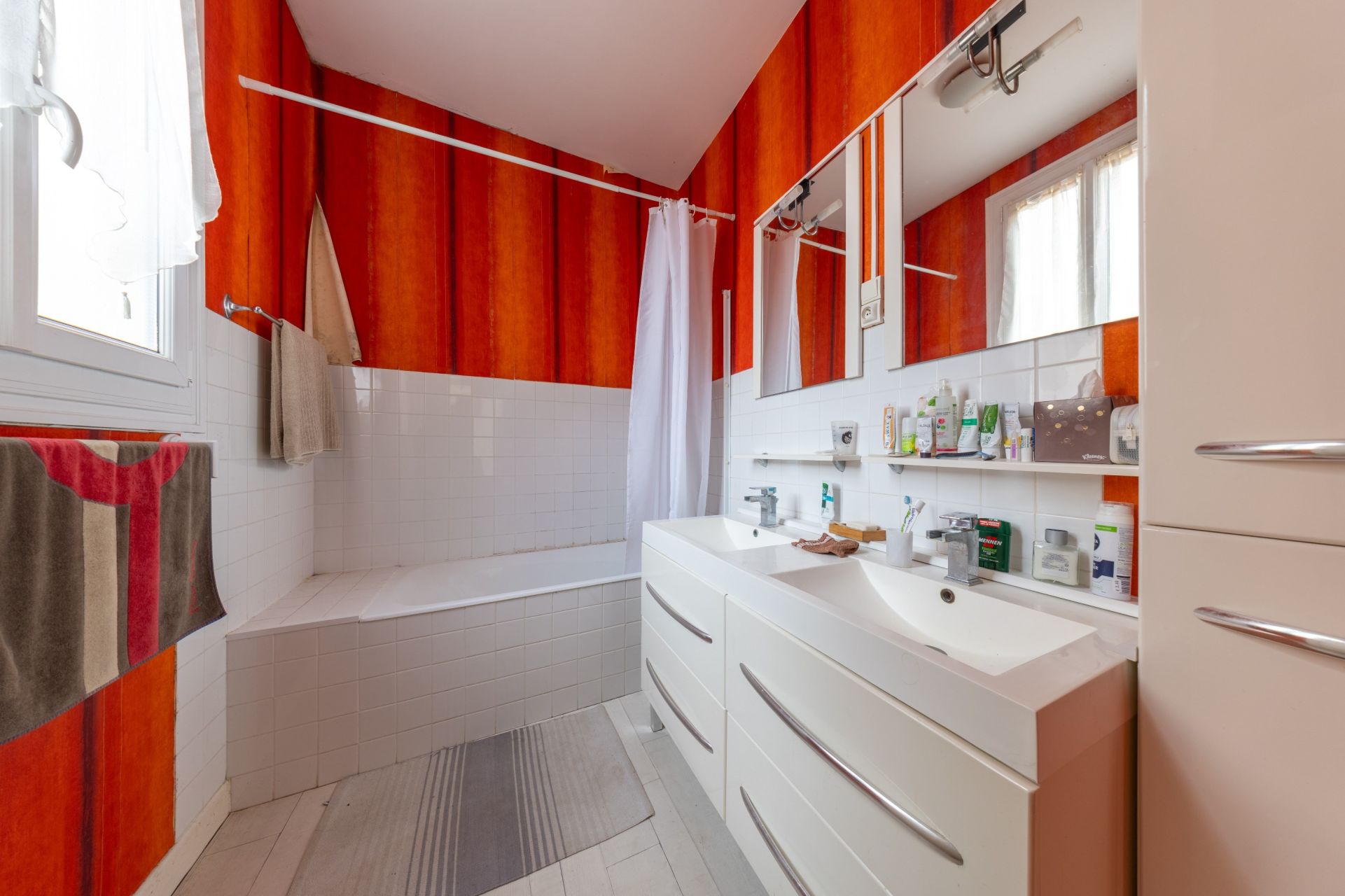 luxury apartment 4 Rooms for sale on LES SABLES D OLONNE (85100)