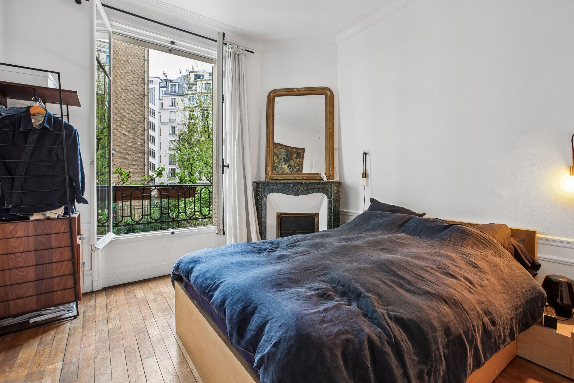 luxury apartment 4 Rooms for sale on PARIS (75017)