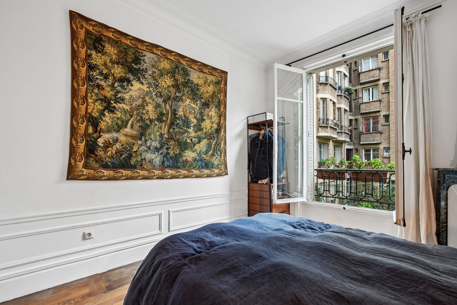 luxury apartment 4 Rooms for sale on PARIS (75017)