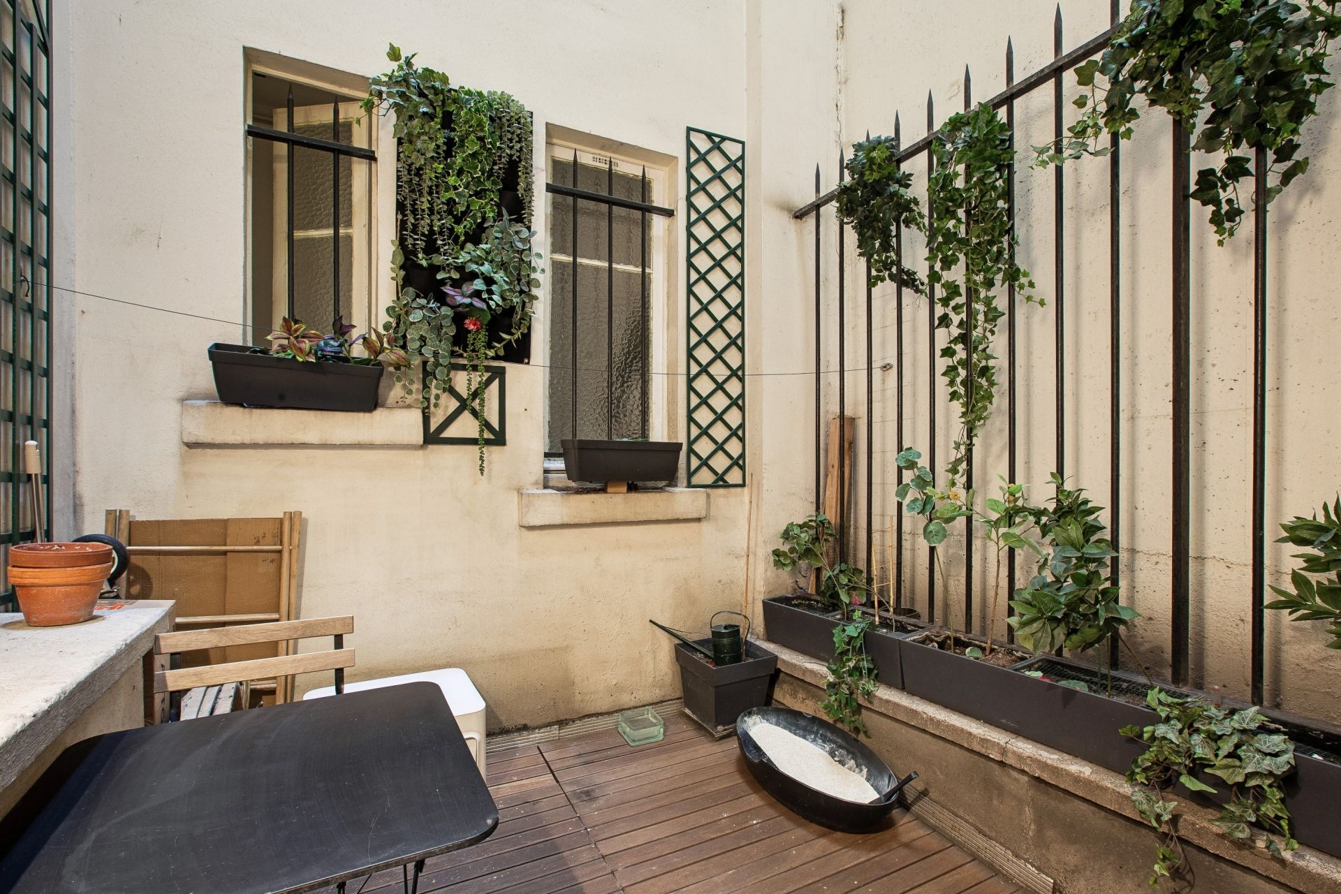 luxury apartment 4 Rooms for sale on PARIS (75017)