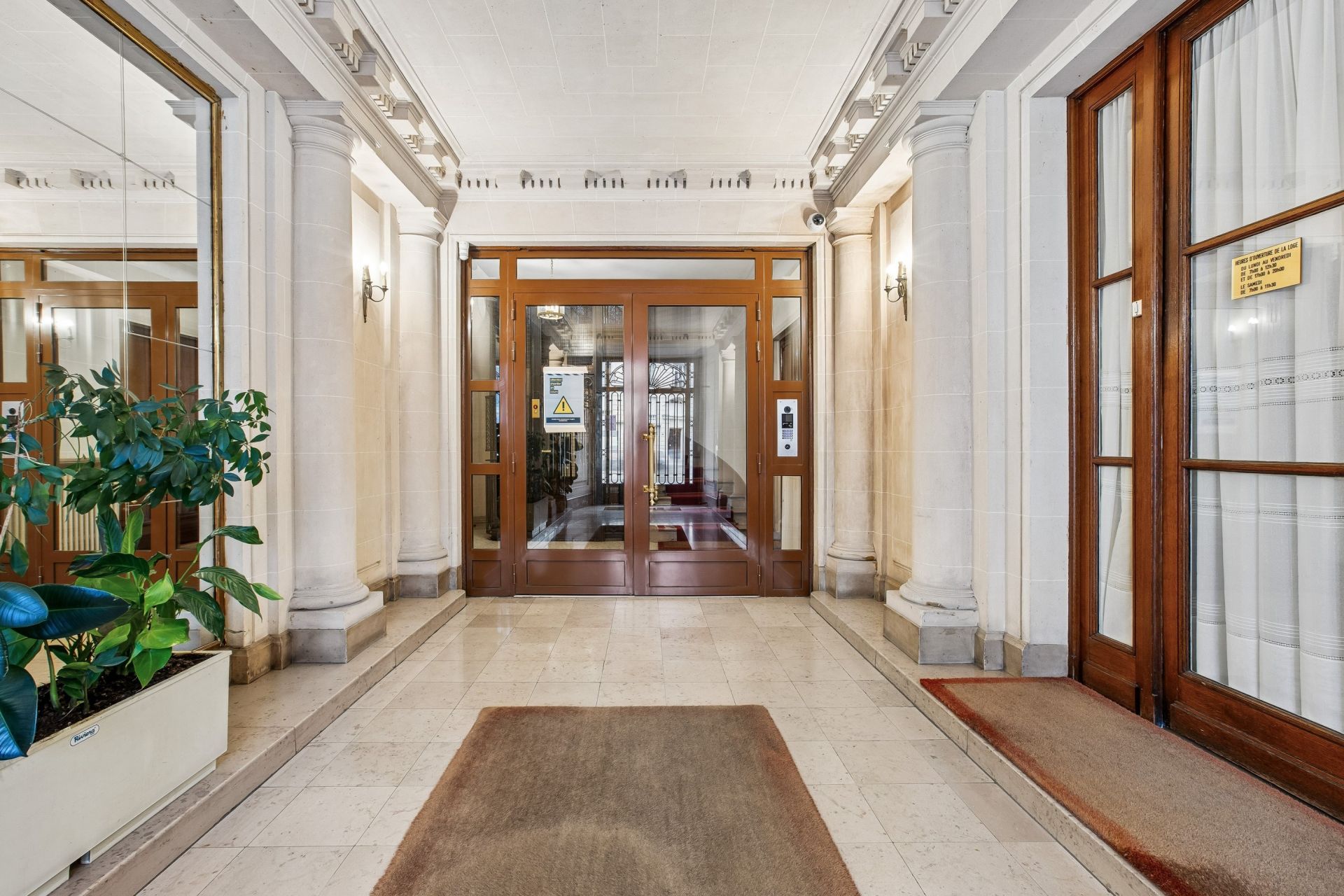 luxury apartment 4 Rooms for sale on PARIS (75017)