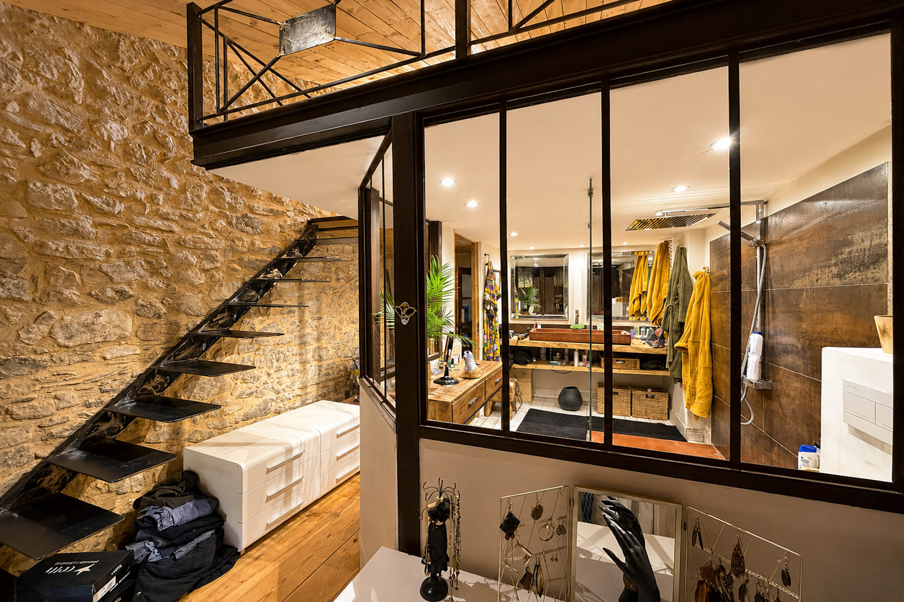 luxury house 7 Rooms for sale on LA ROQUE SUR CEZE (30200)