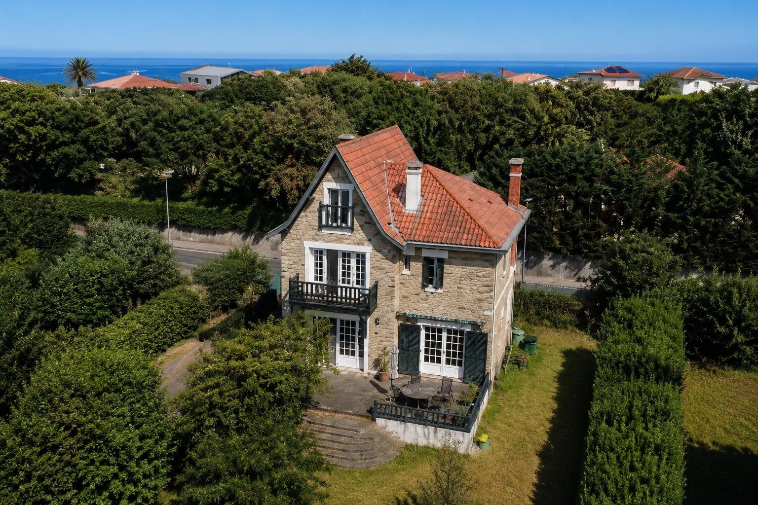 mansion 7 Rooms for sale on ANGLET (64600)