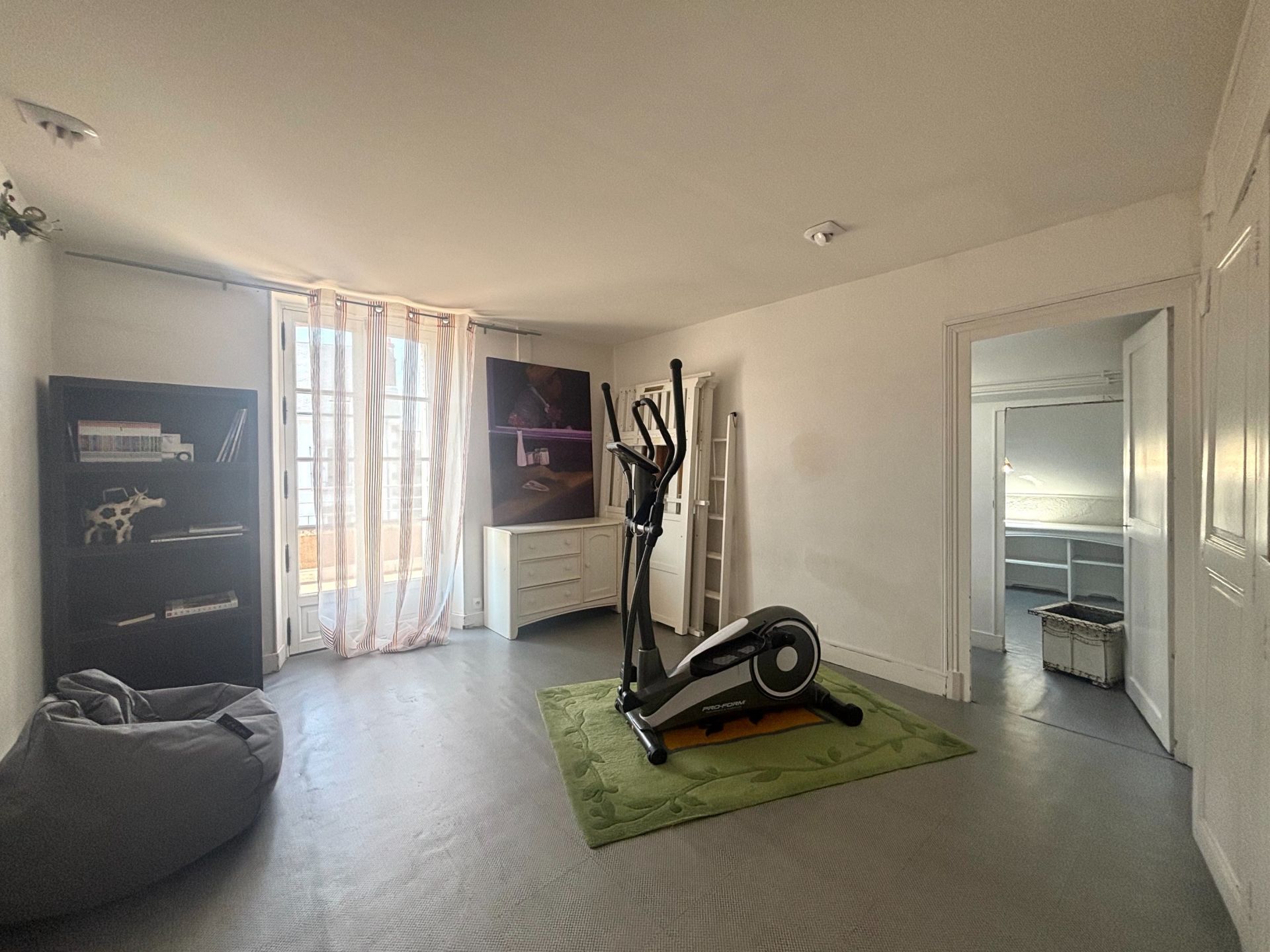 luxury house 9 Rooms for sale on ORLEANS (45000)