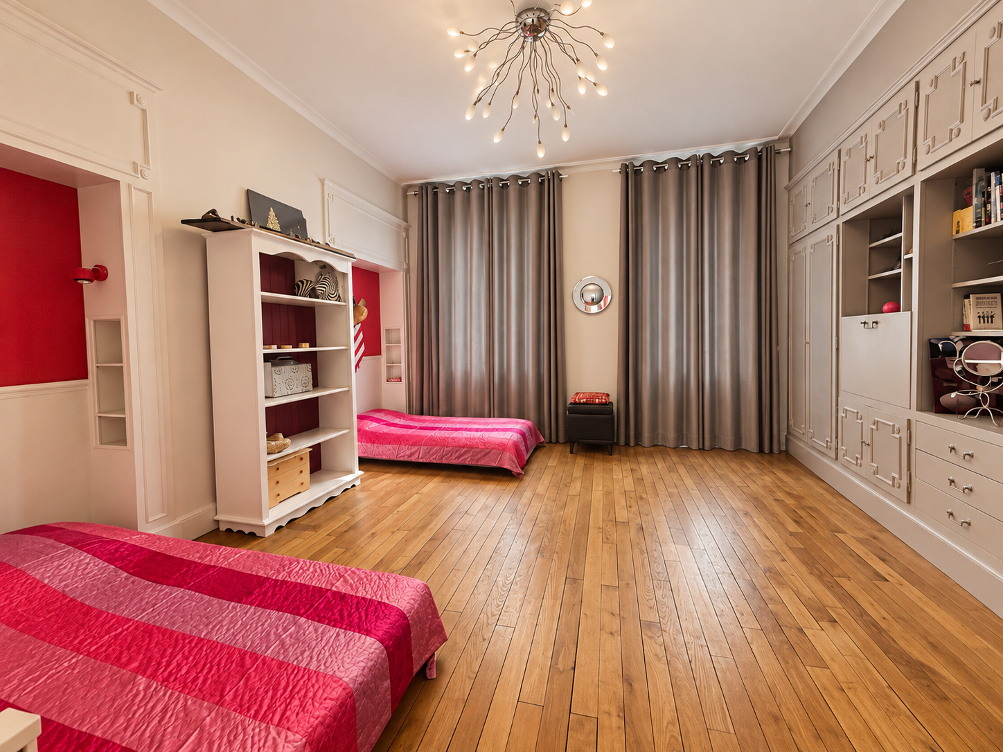 luxury house 9 Rooms for sale on ORLEANS (45000)