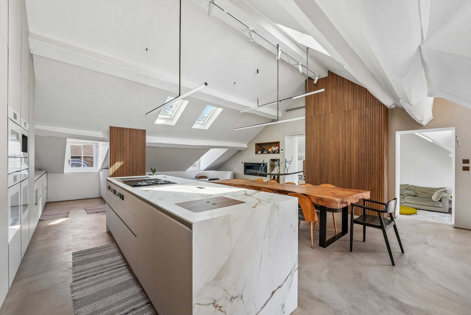 luxury duplex 9 Rooms for sale on PARIS (75003)