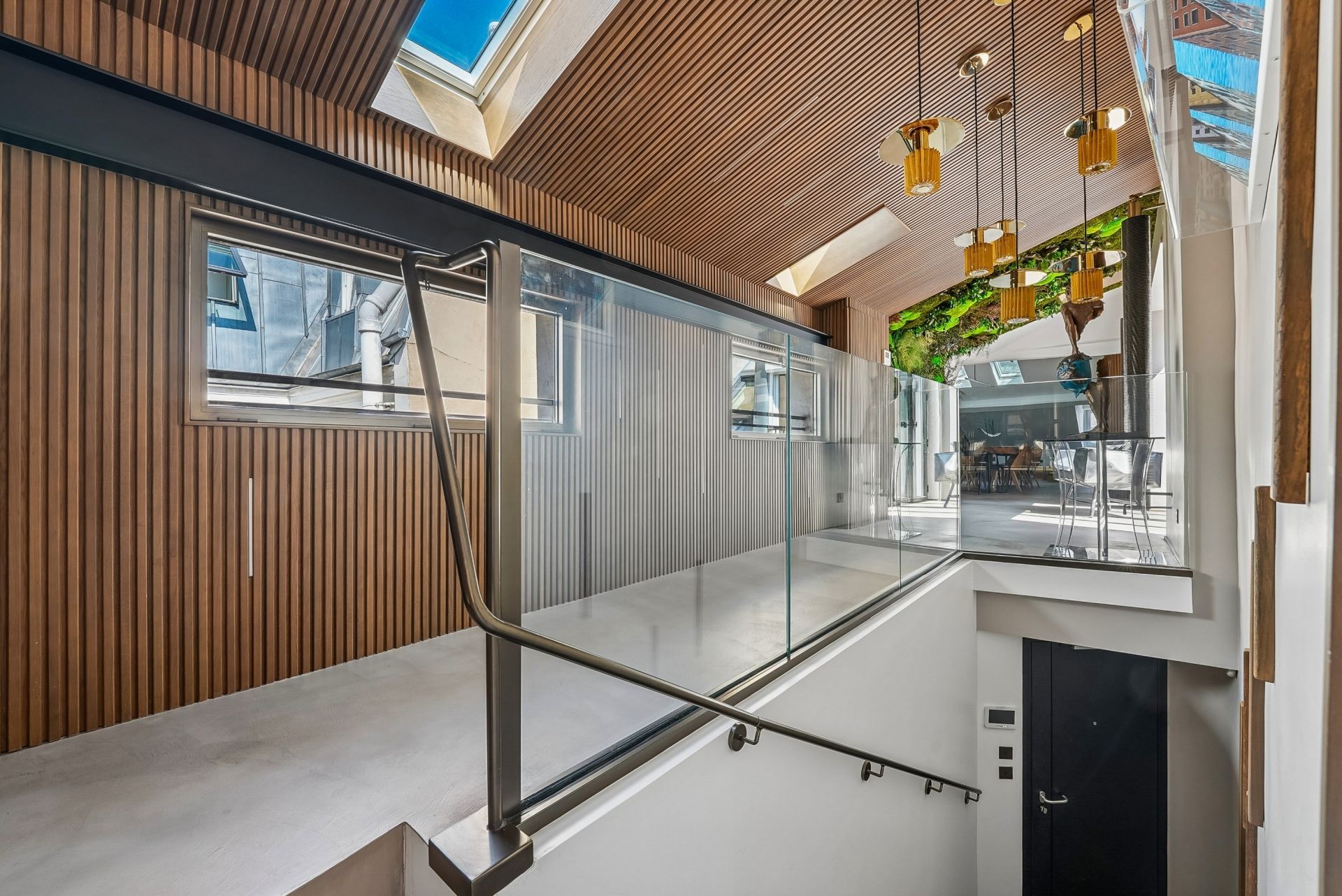 luxury duplex 9 Rooms for sale on PARIS (75003)
