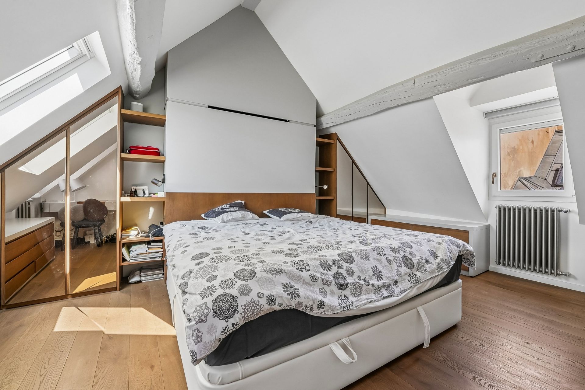 luxury duplex 9 Rooms for sale on PARIS (75003)