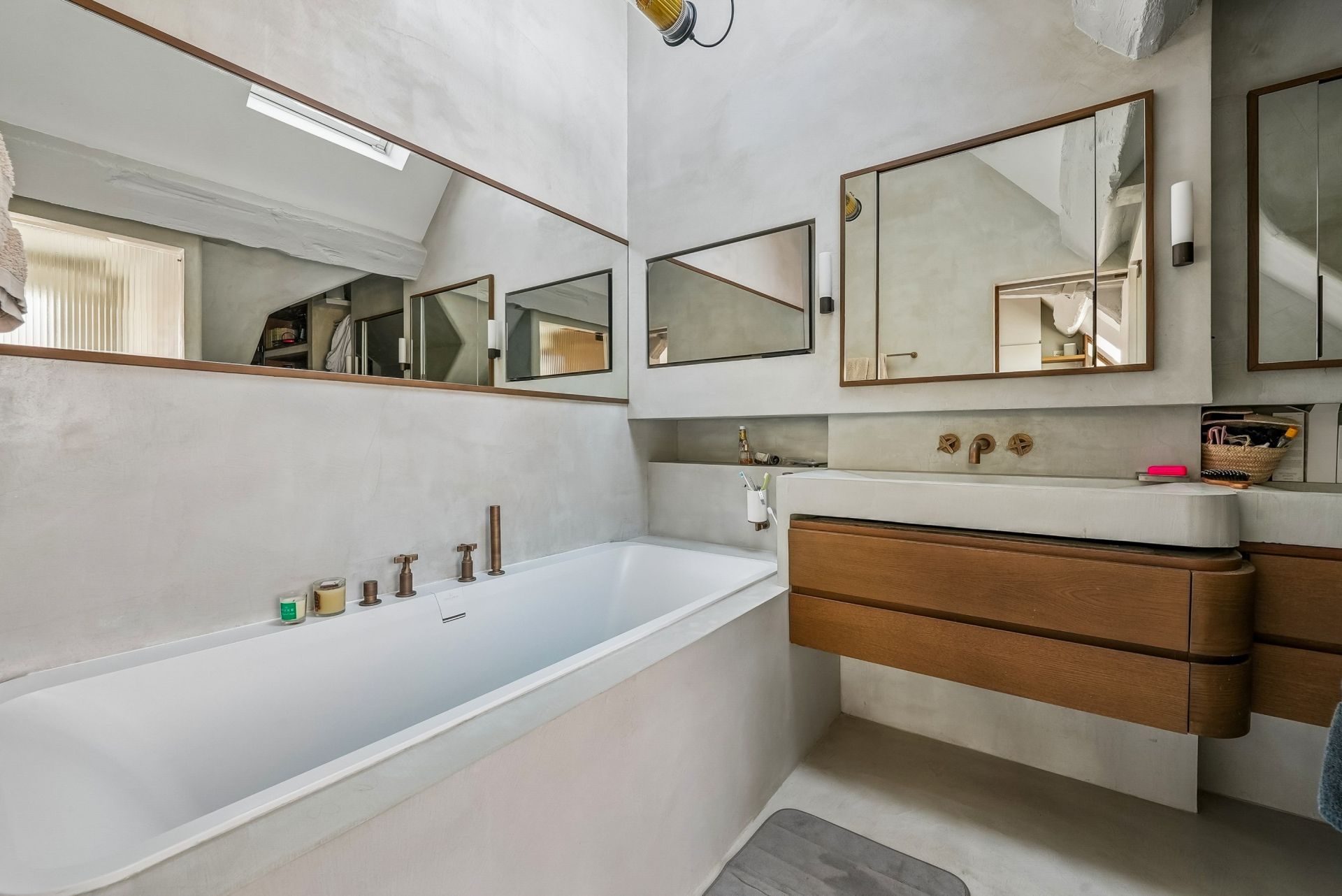 luxury duplex 9 Rooms for sale on PARIS (75003)
