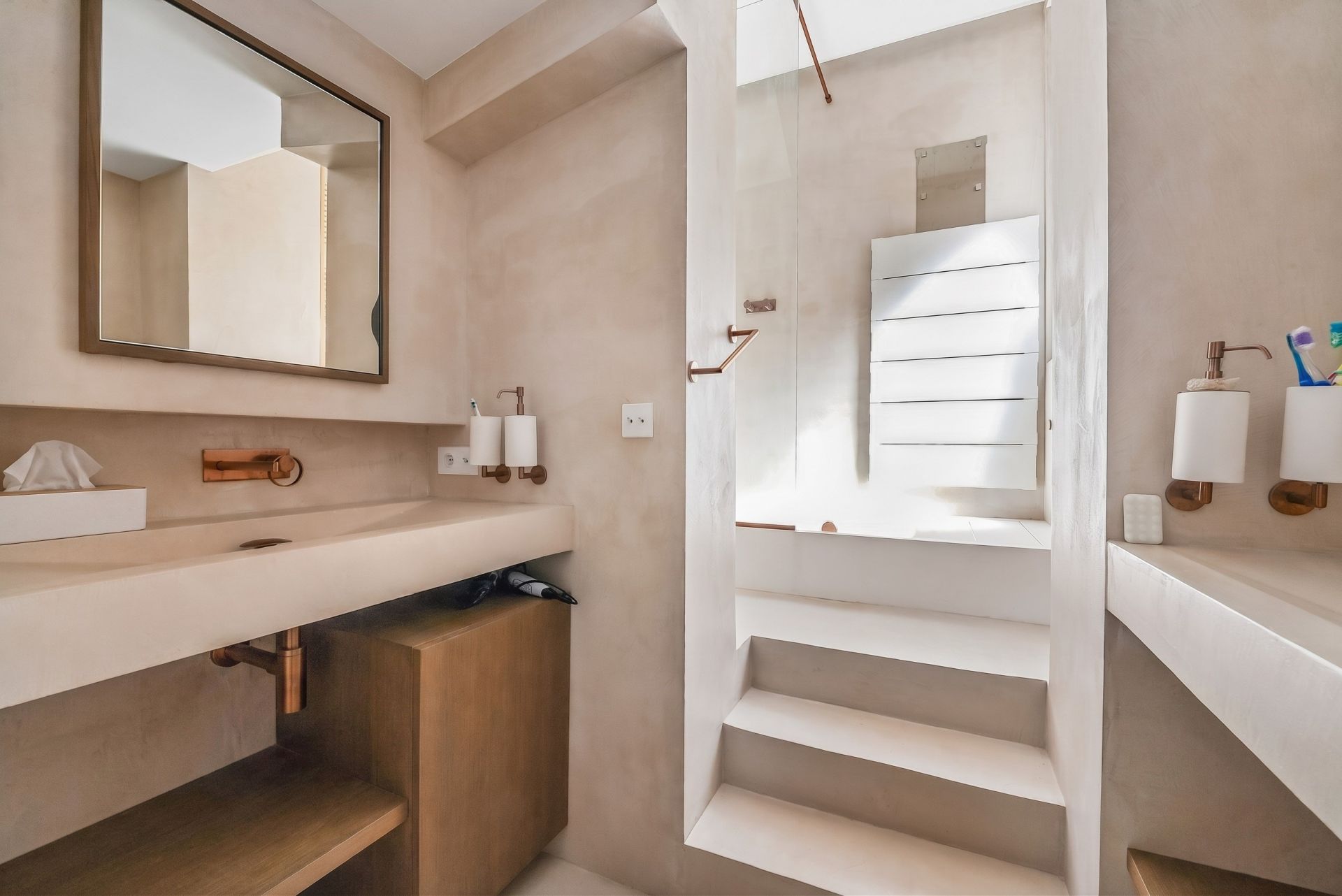 luxury duplex 9 Rooms for sale on PARIS (75003)
