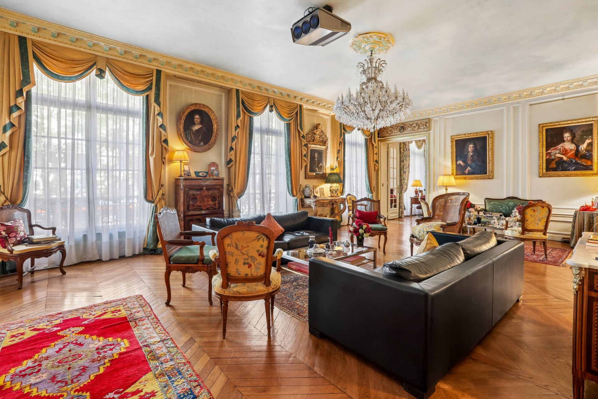 luxury apartment 6 Rooms for sale on PARIS (75116)