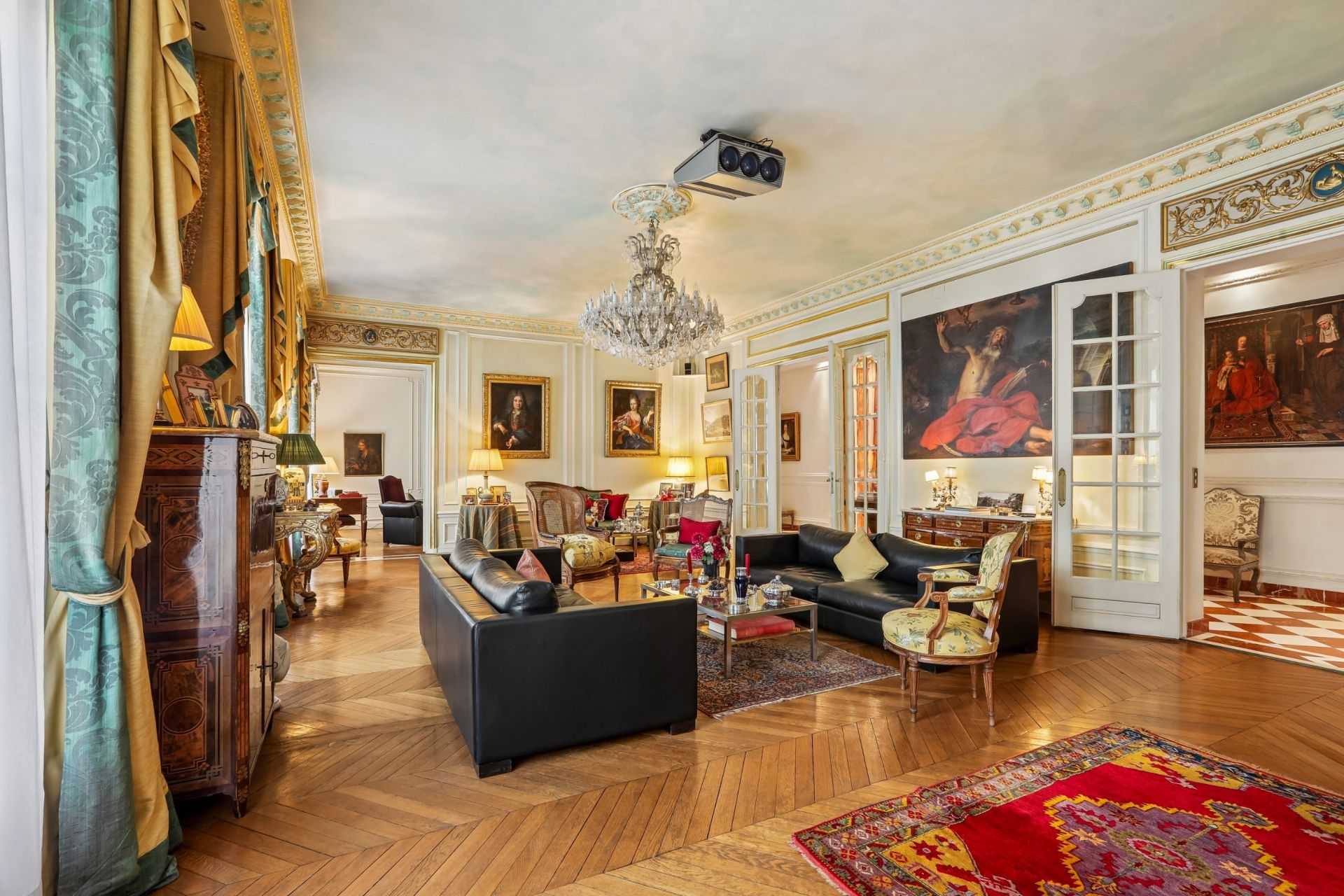 luxury apartment 6 Rooms for sale on PARIS (75116)