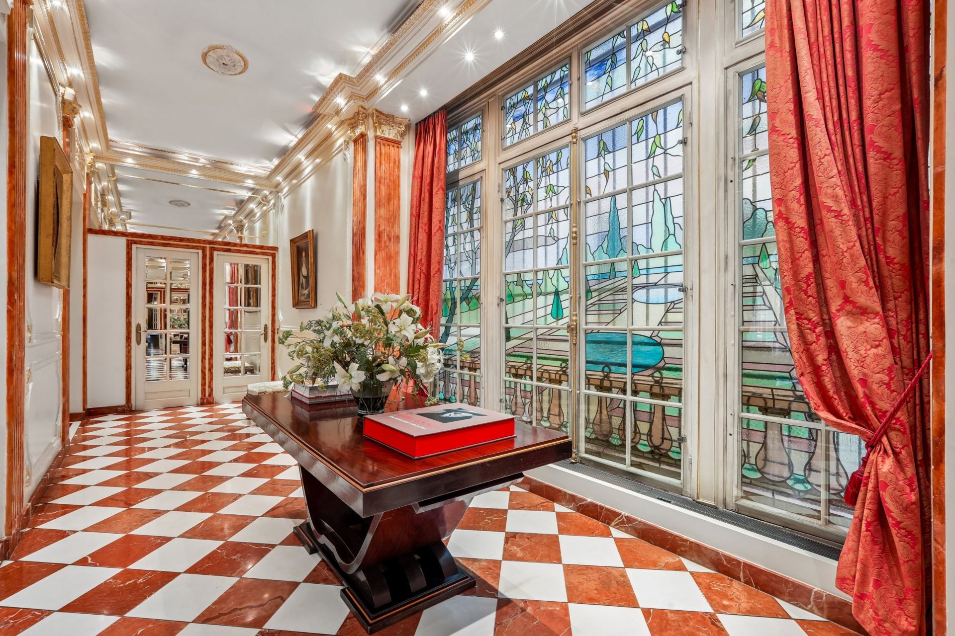 luxury apartment 6 Rooms for sale on PARIS (75116)