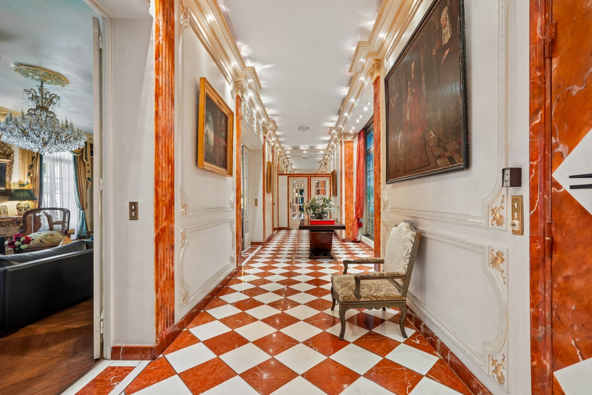 luxury apartment 6 Rooms for sale on PARIS (75116)