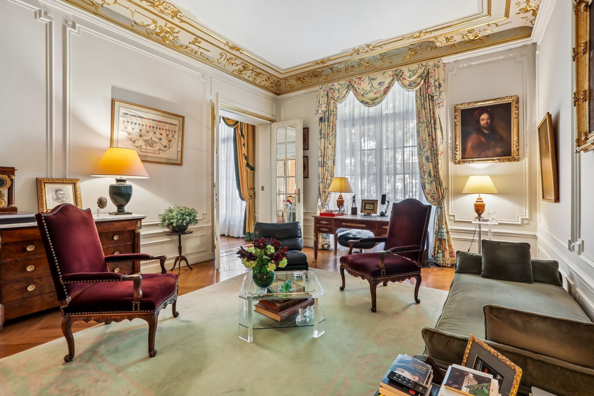 luxury apartment 6 Rooms for sale on PARIS (75116)