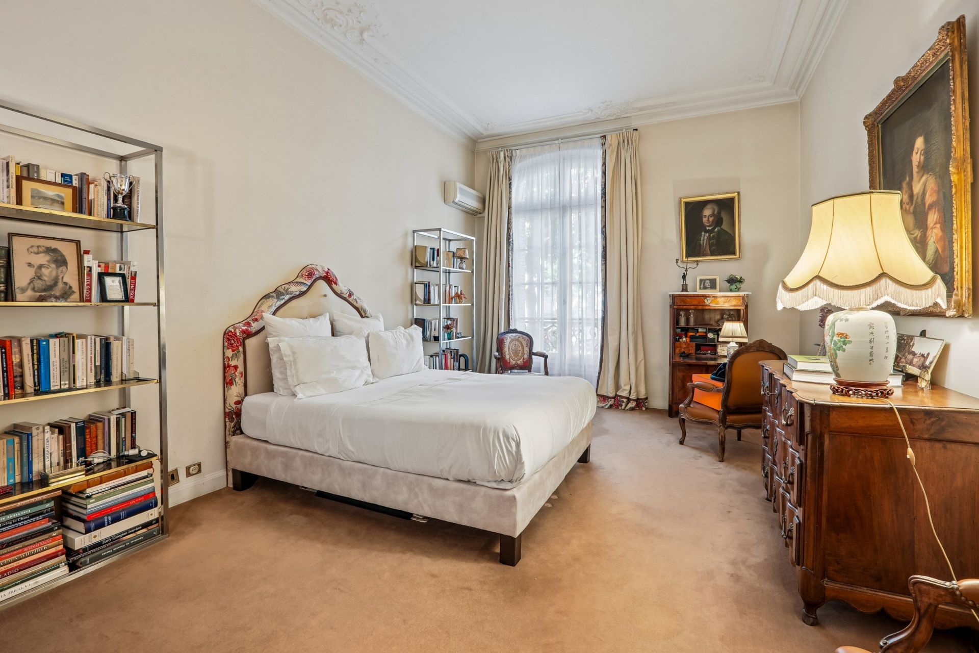 luxury apartment 6 Rooms for sale on PARIS (75116)