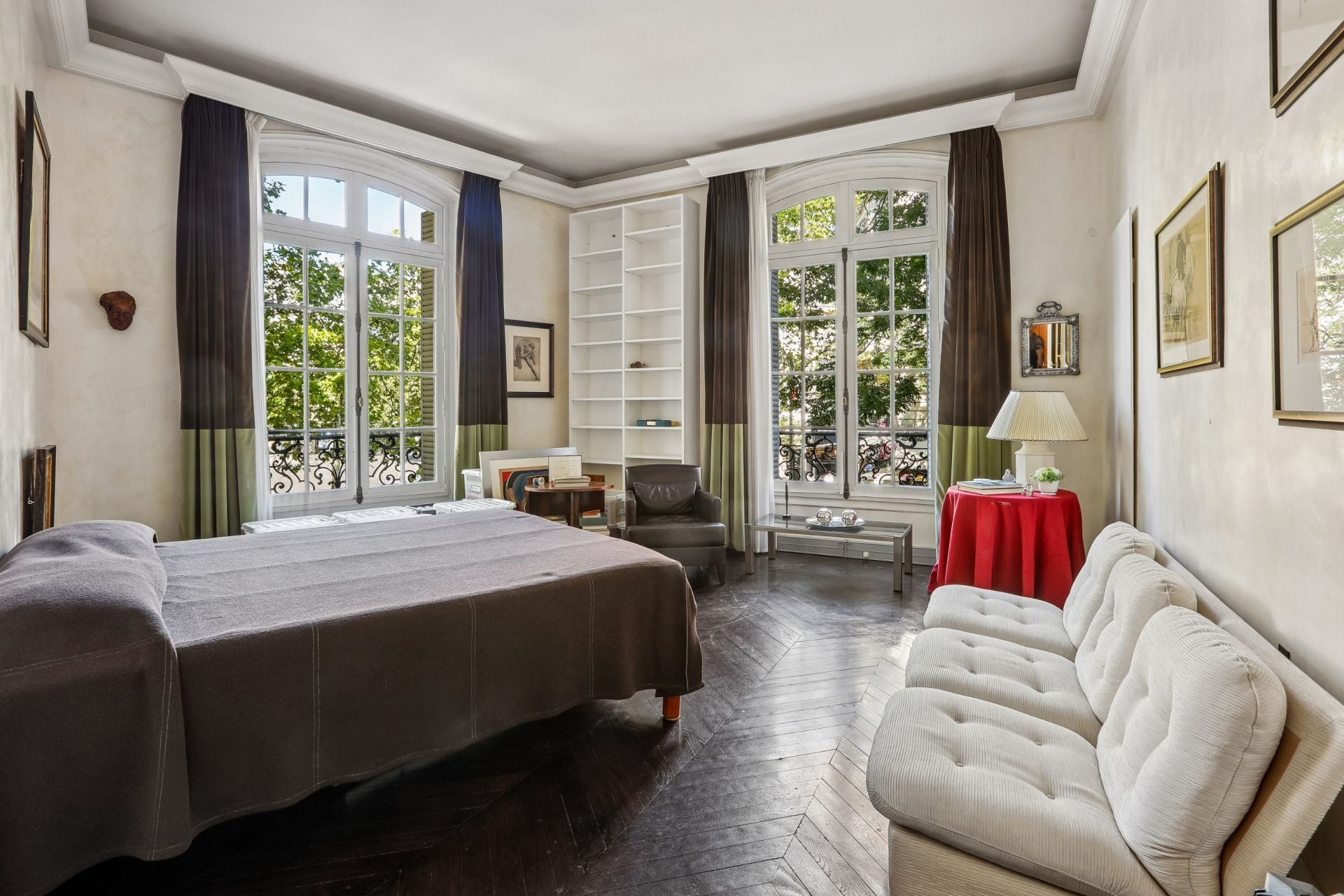 luxury apartment 6 Rooms for sale on PARIS (75116)