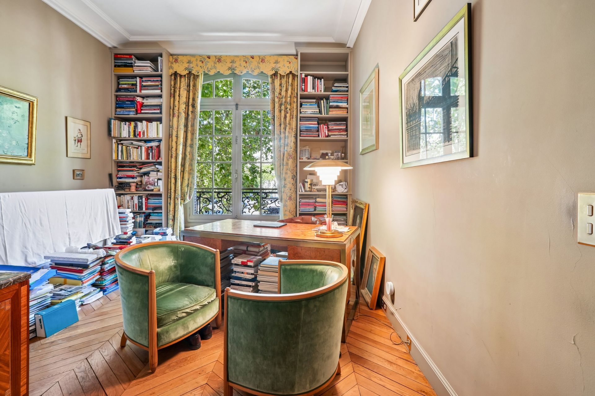 luxury apartment 6 Rooms for sale on PARIS (75116)