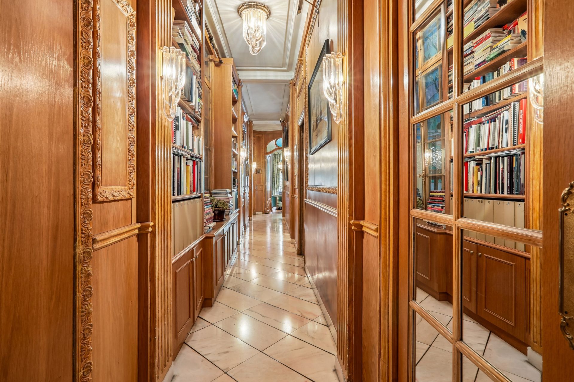 luxury apartment 6 Rooms for sale on PARIS (75116)
