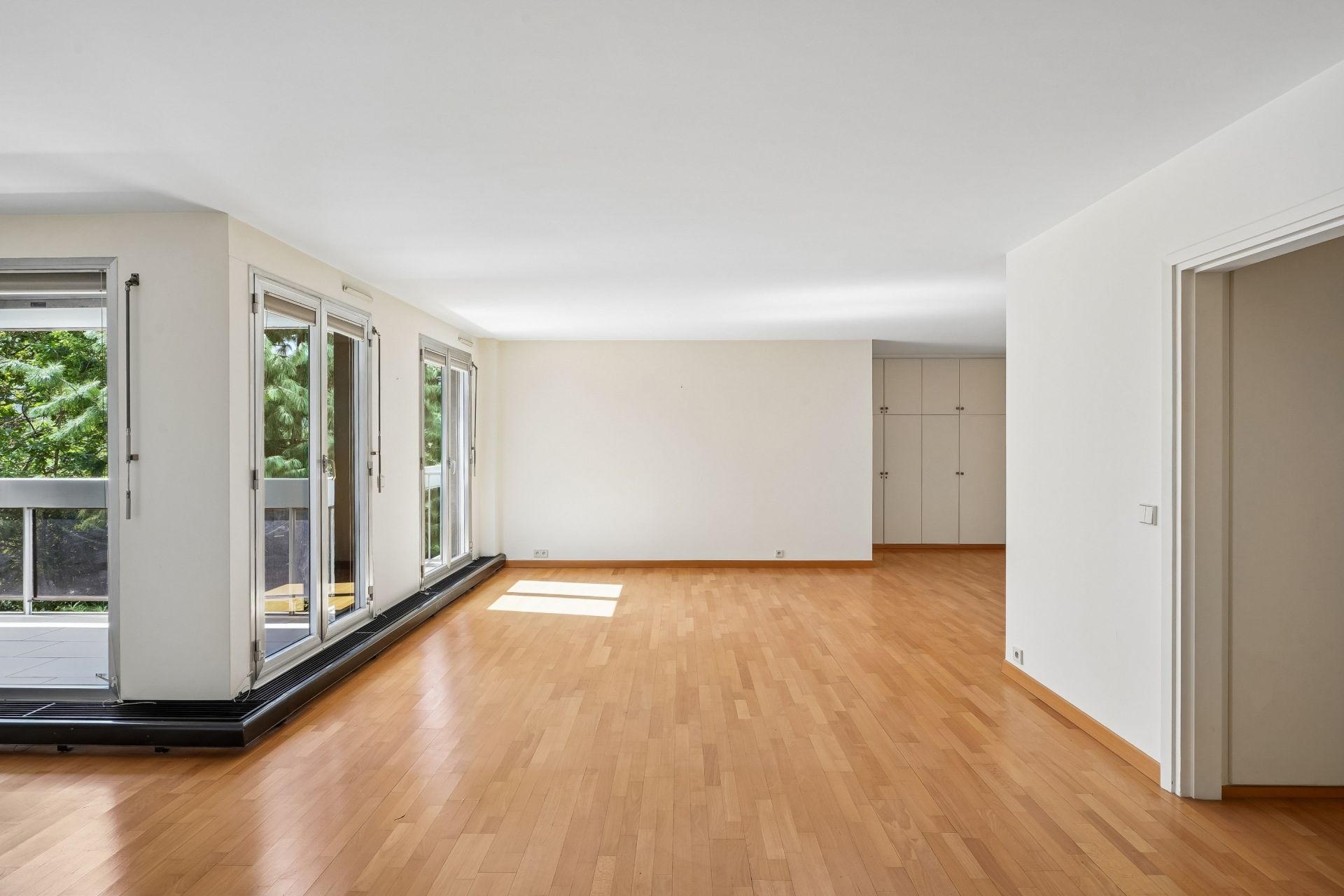 luxury apartment 3 Rooms for sale on PARIS (75116)
