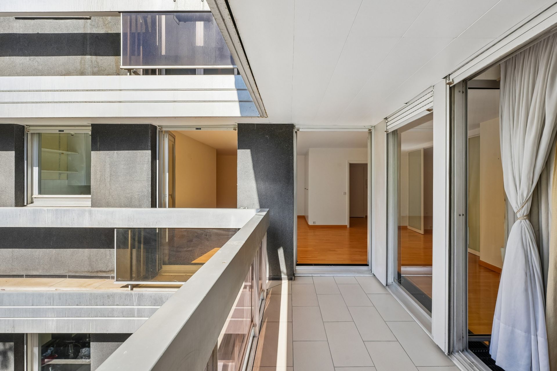 luxury apartment 3 Rooms for sale on PARIS (75116)