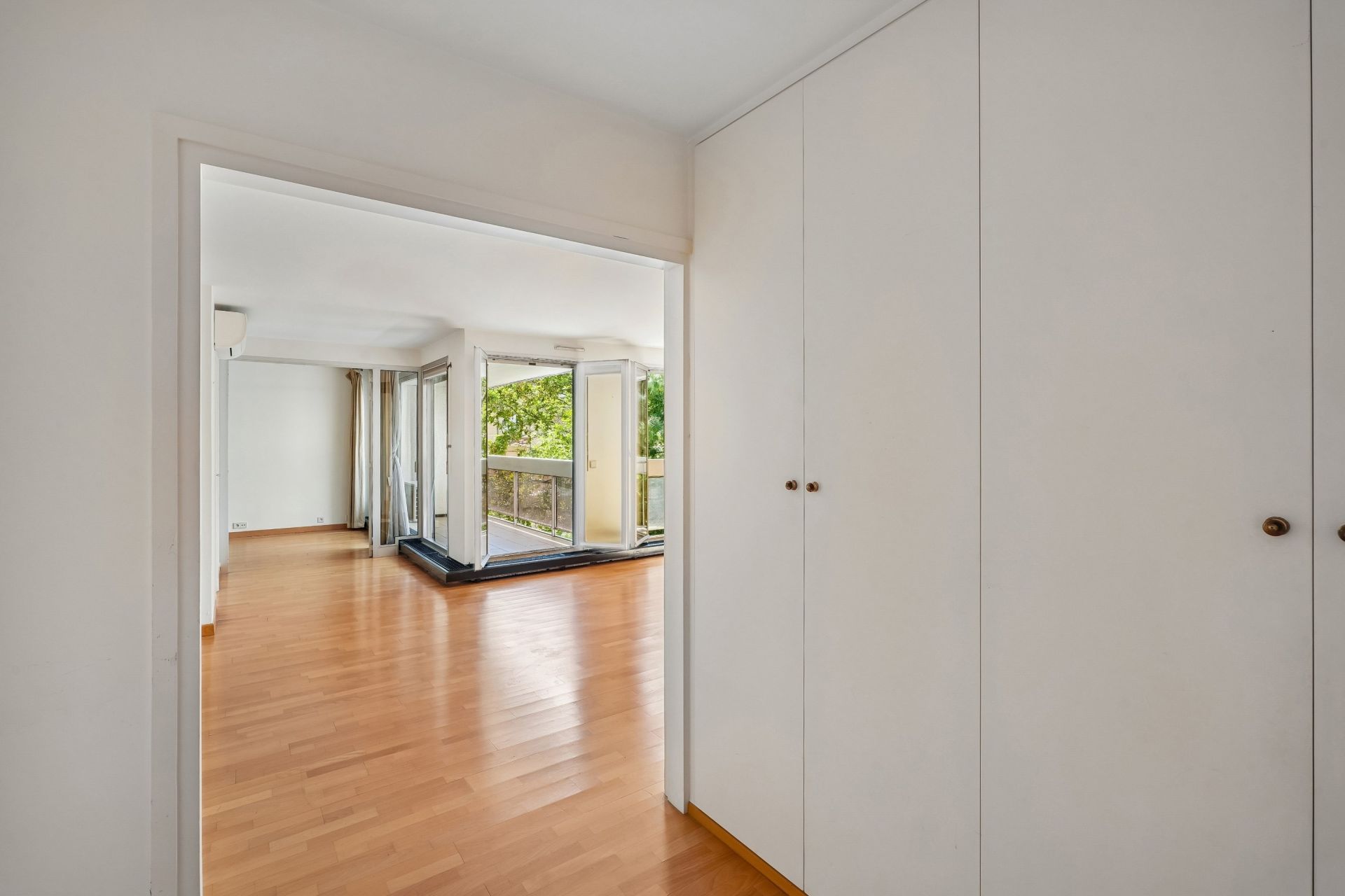 luxury apartment 3 Rooms for sale on PARIS (75116)