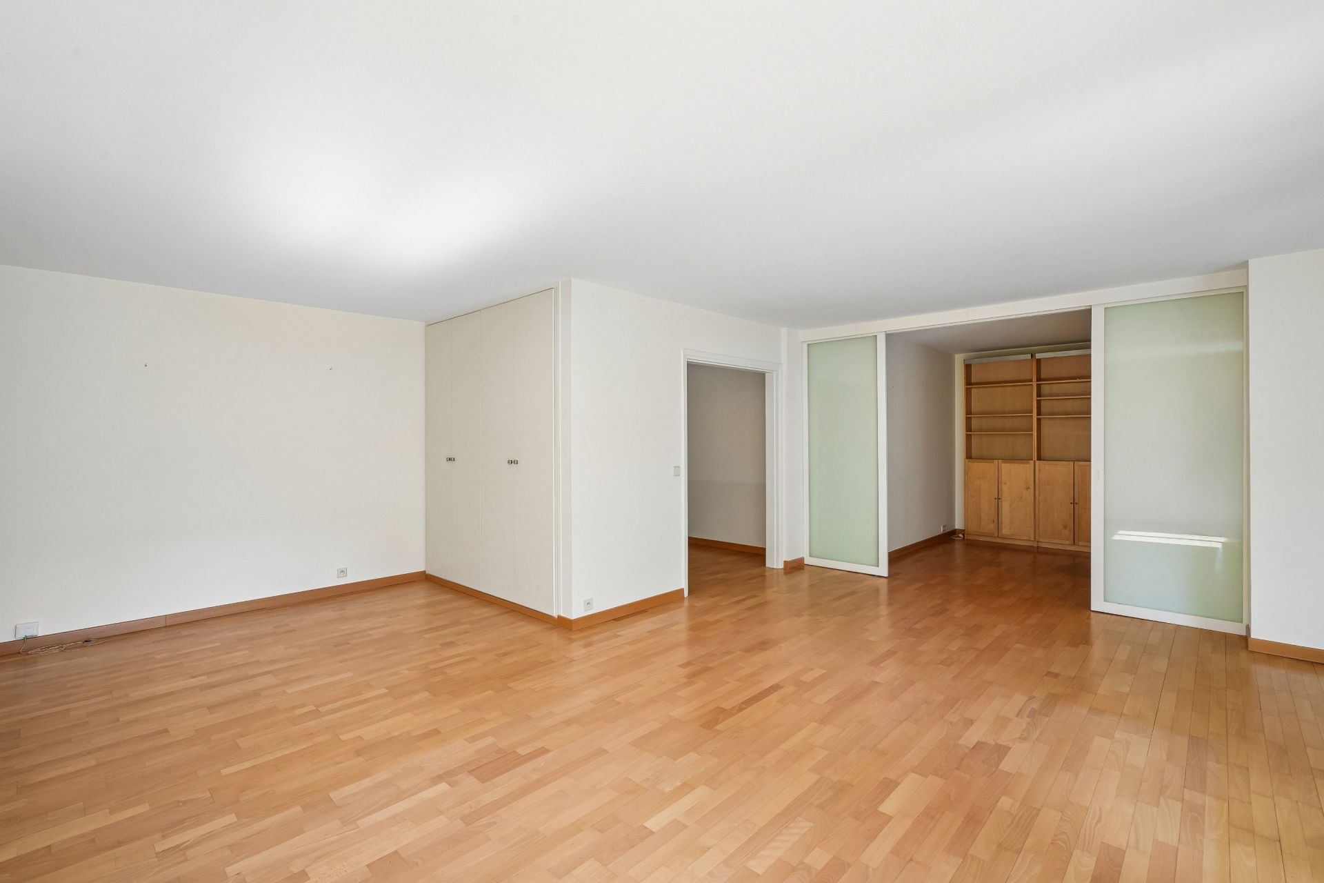 luxury apartment 3 Rooms for sale on PARIS (75116)