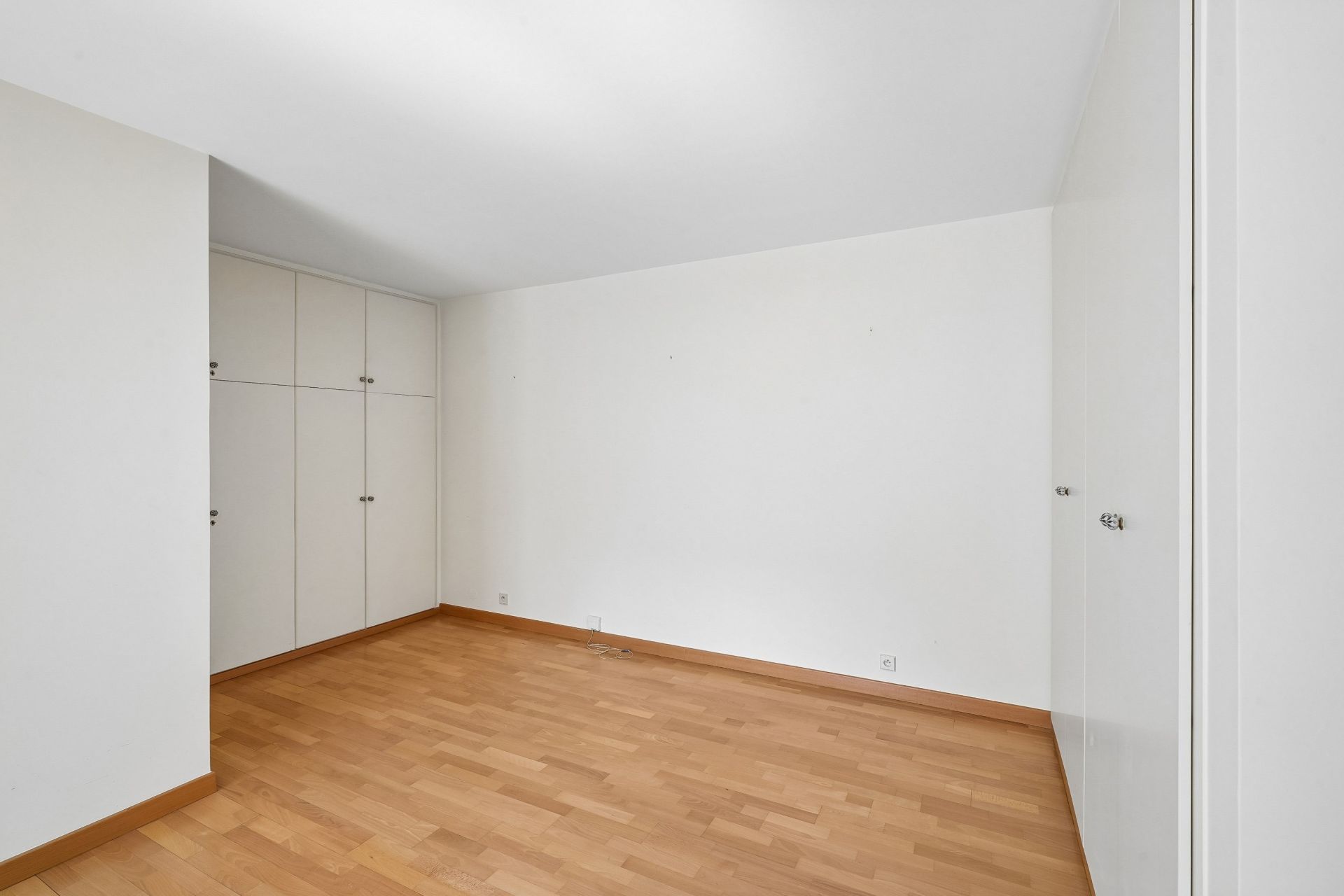 luxury apartment 3 Rooms for sale on PARIS (75116)