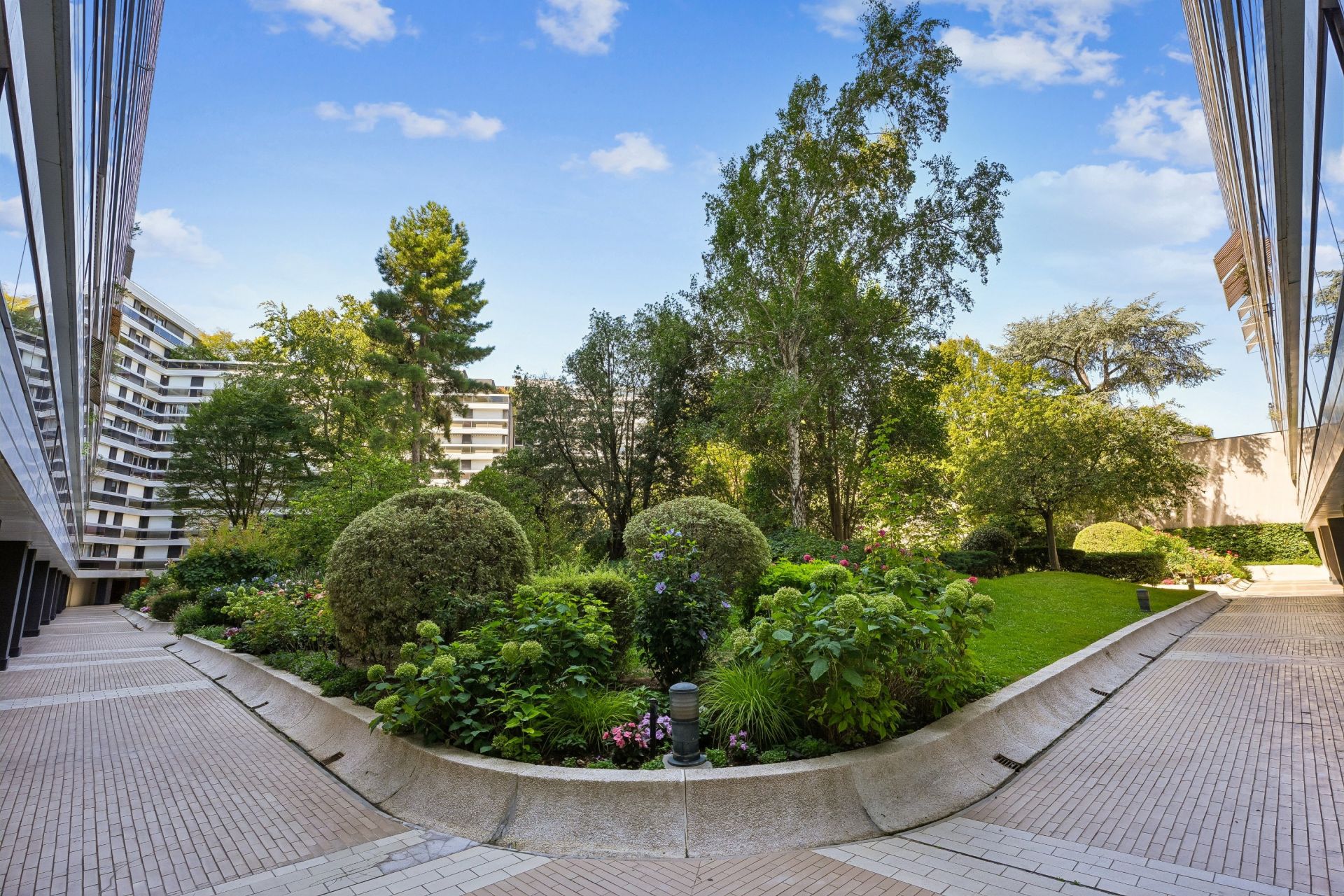 luxury apartment 3 Rooms for sale on PARIS (75116)
