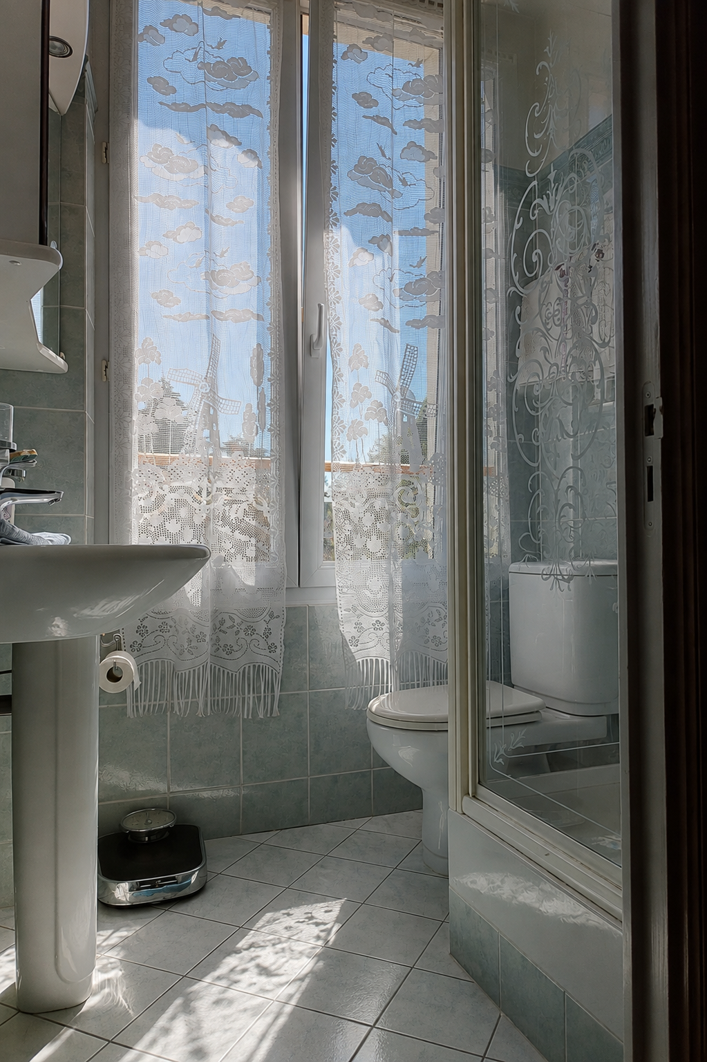 luxury house 10 Rooms for sale on VEUZAIN SUR LOIRE (41150)