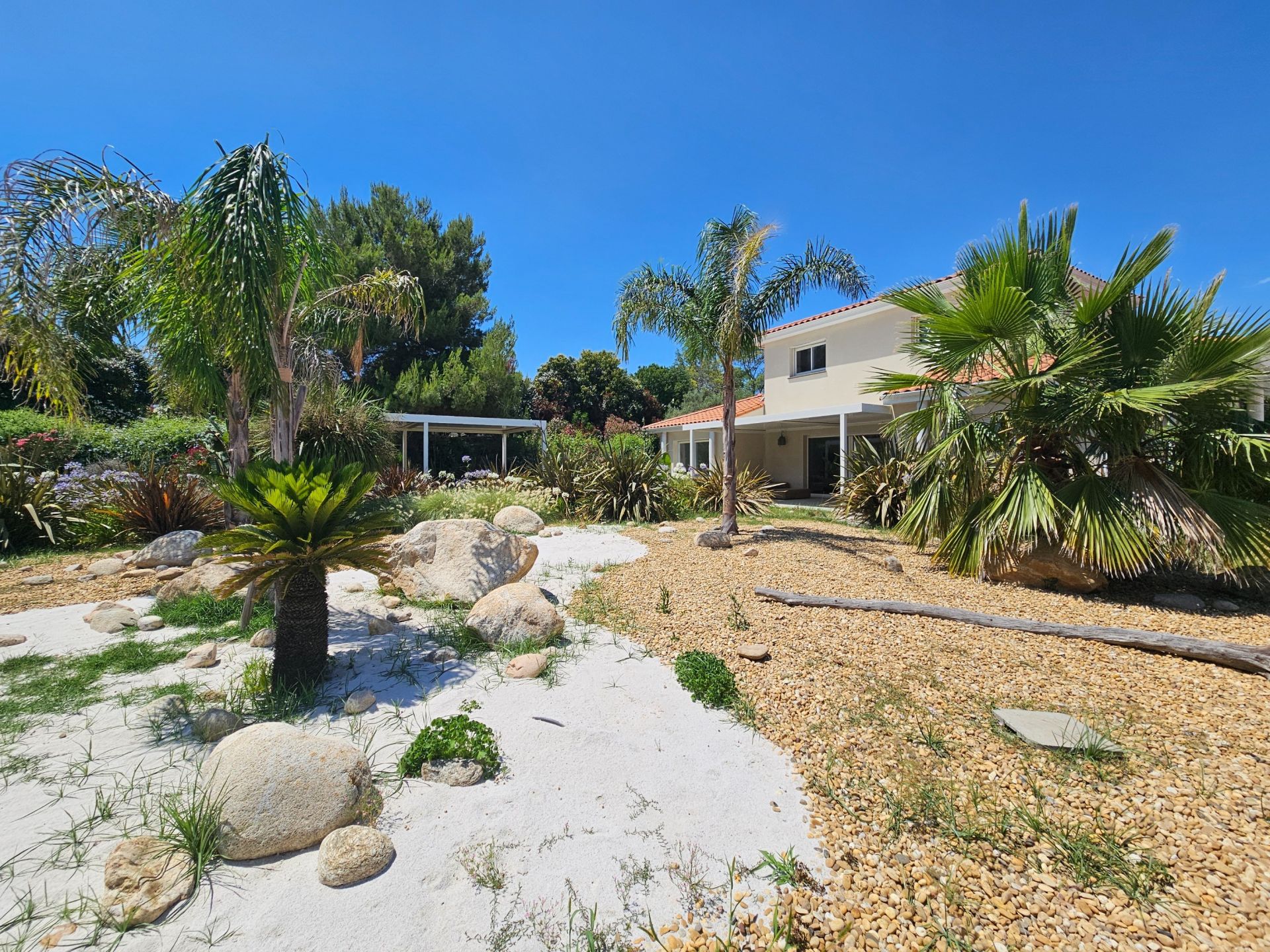 luxury house 4 Rooms for sale on PERPIGNAN (66000)