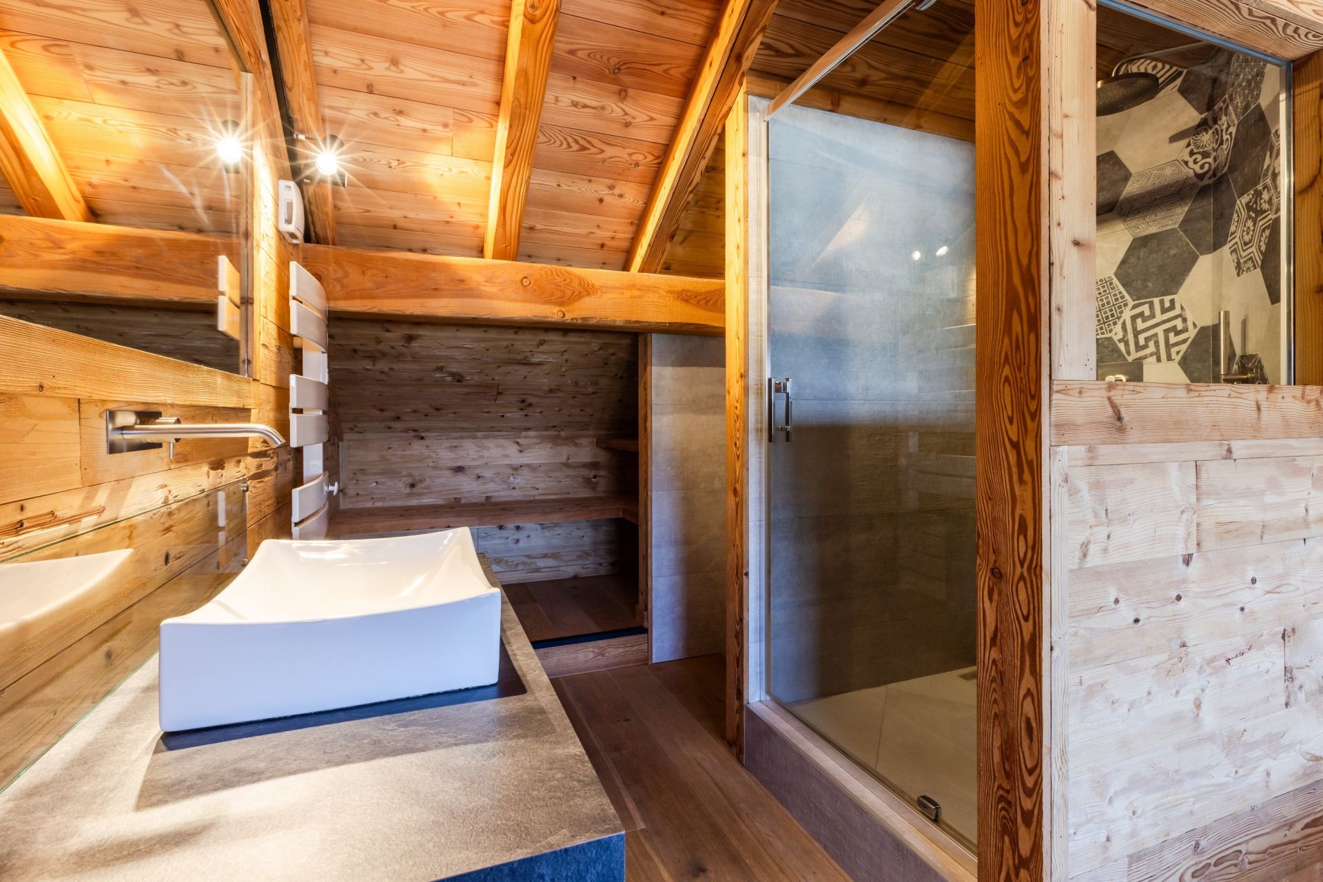 luxury chalet 18 Rooms for sale on VILLARD RECULAS (38114)