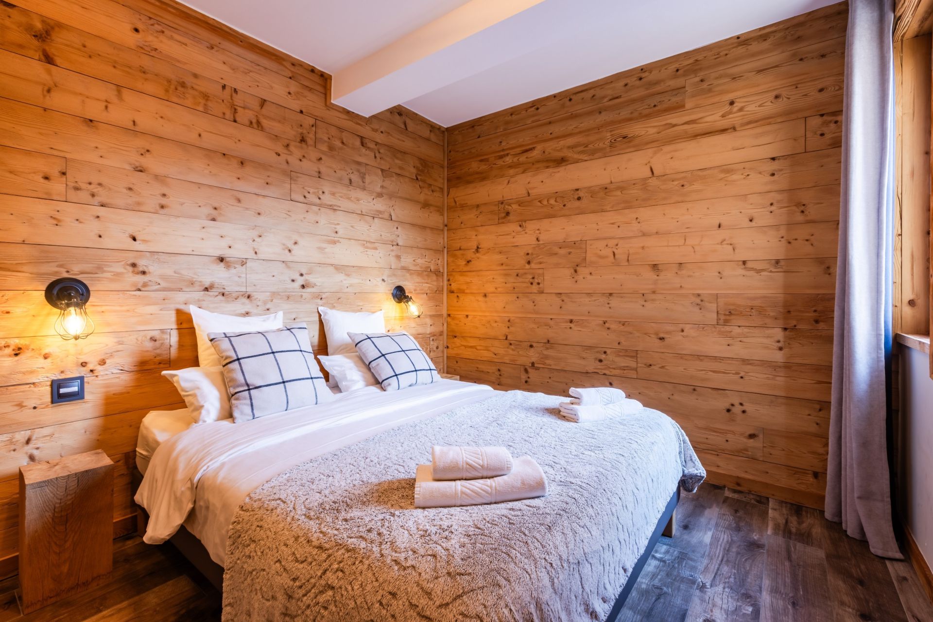 luxury chalet 18 Rooms for sale on VILLARD RECULAS (38114)