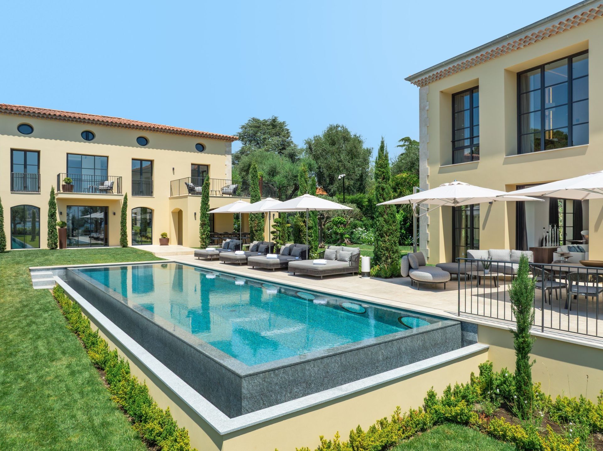 contemporary house 12 Rooms for sale on ST JEAN CAP FERRAT (06230)